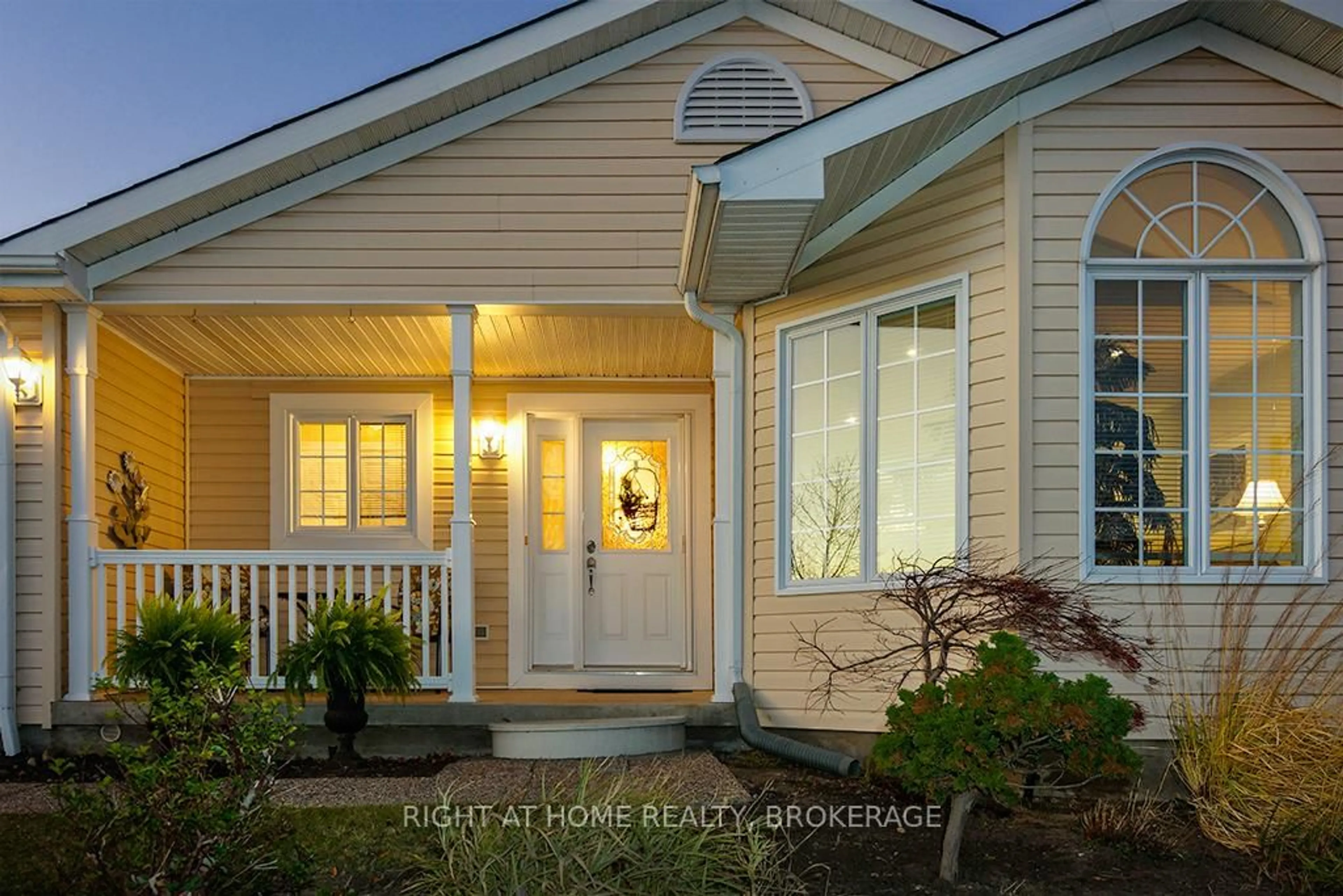 Unknown for 156 Gracehill Cres, Hamilton Ontario L8B 1A5