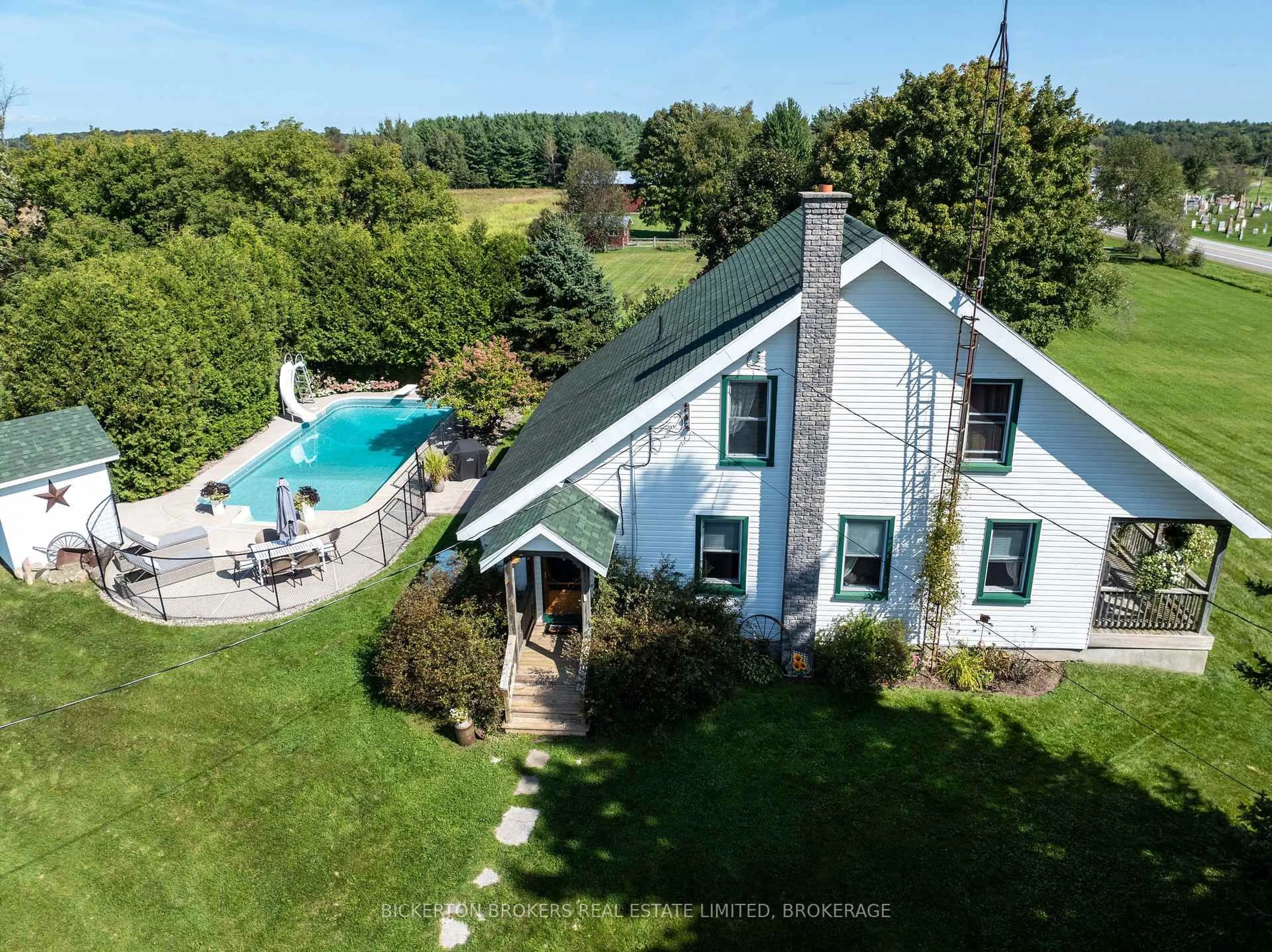A pic from outside/outdoor area/front of a property/back of a property/a pic from drone, water/lake/river/ocean view for 766 County Rd 2 Rd, Front of Leeds & Seeleys Bay Ontario K0E 1L0