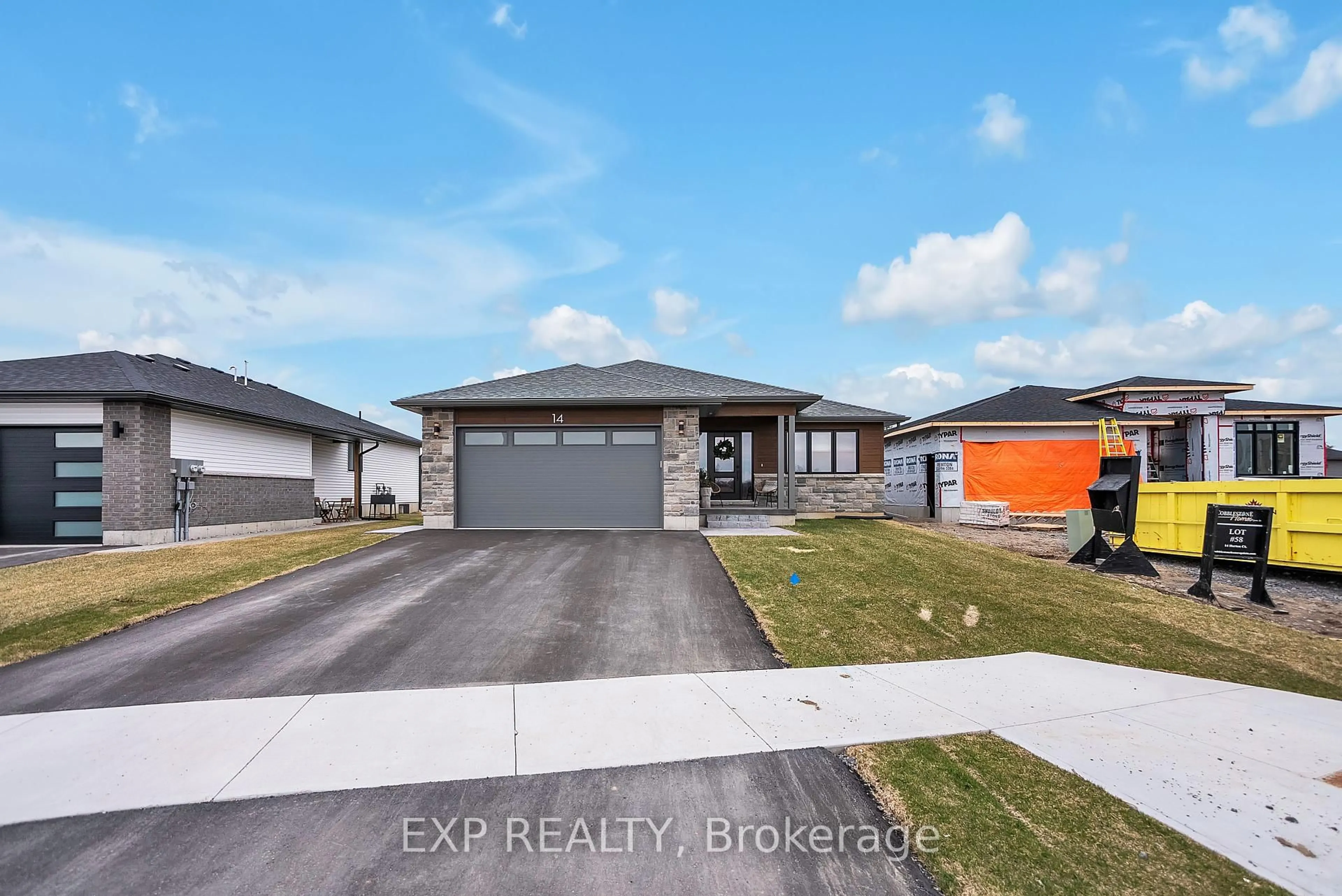 A pic from outside/outdoor area/front of a property/back of a property/a pic from drone, street for 14 Horton Crt, Belleville Ontario K8P 0H3
