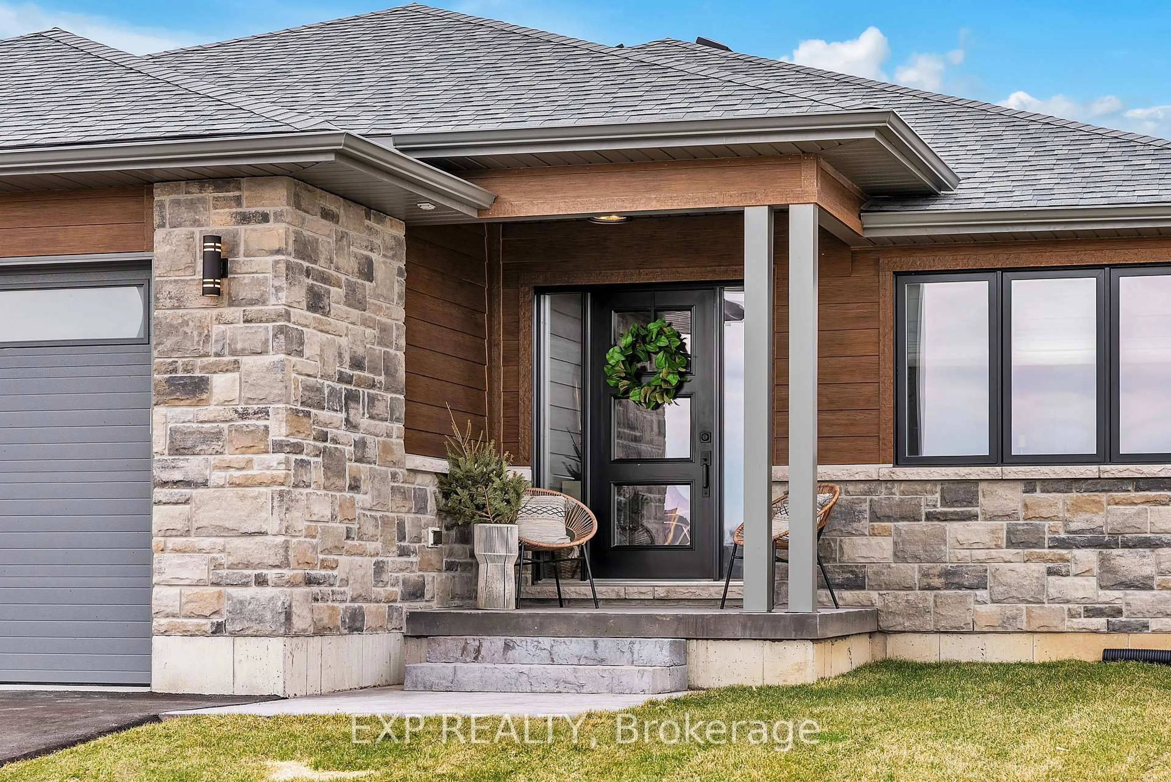 Home with brick exterior material, unknown for 14 Horton Crt, Belleville Ontario K8P 0H3