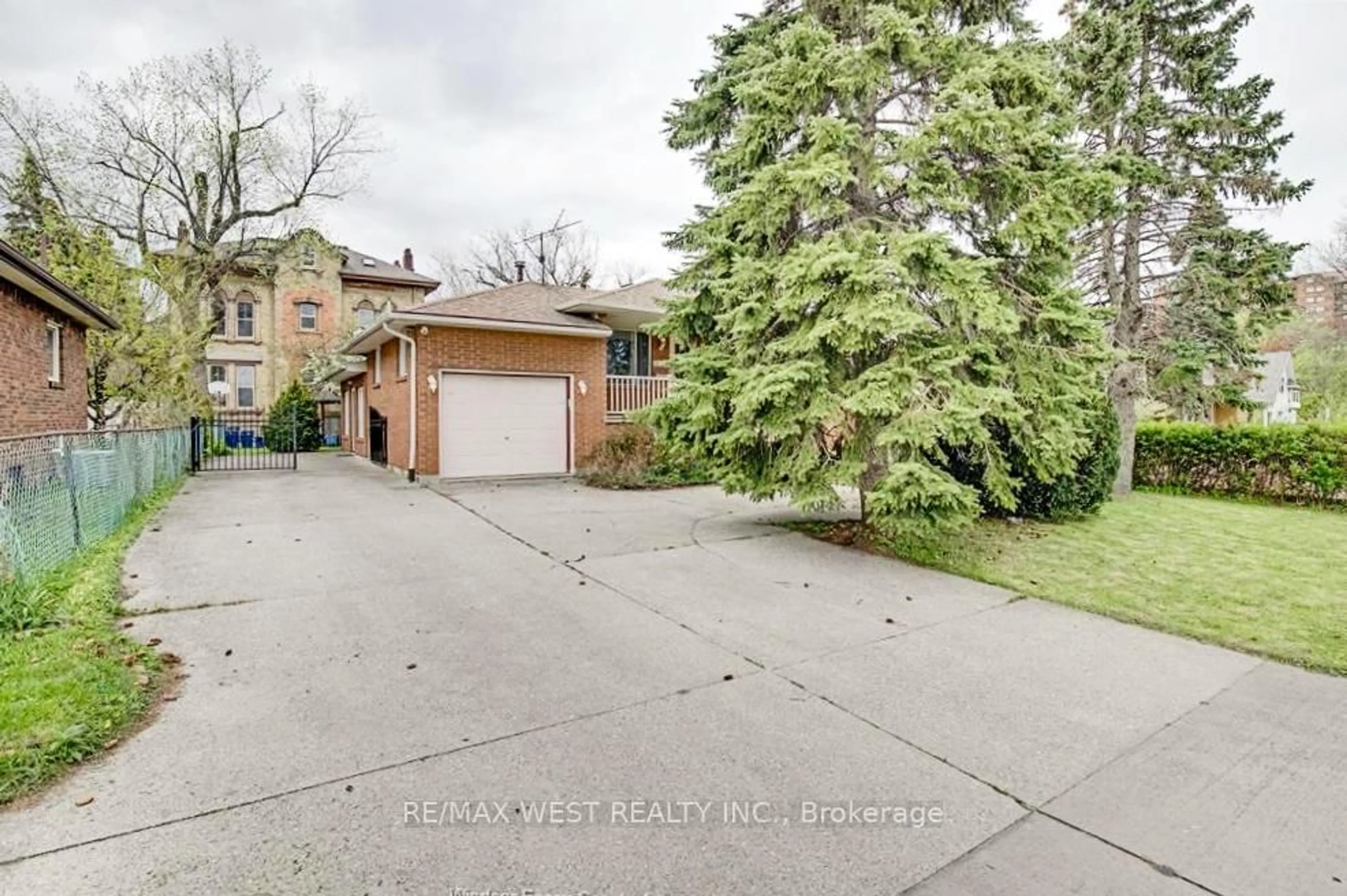 Unknown for 1635 Riverside Dr, Windsor Ontario N9B 1A5