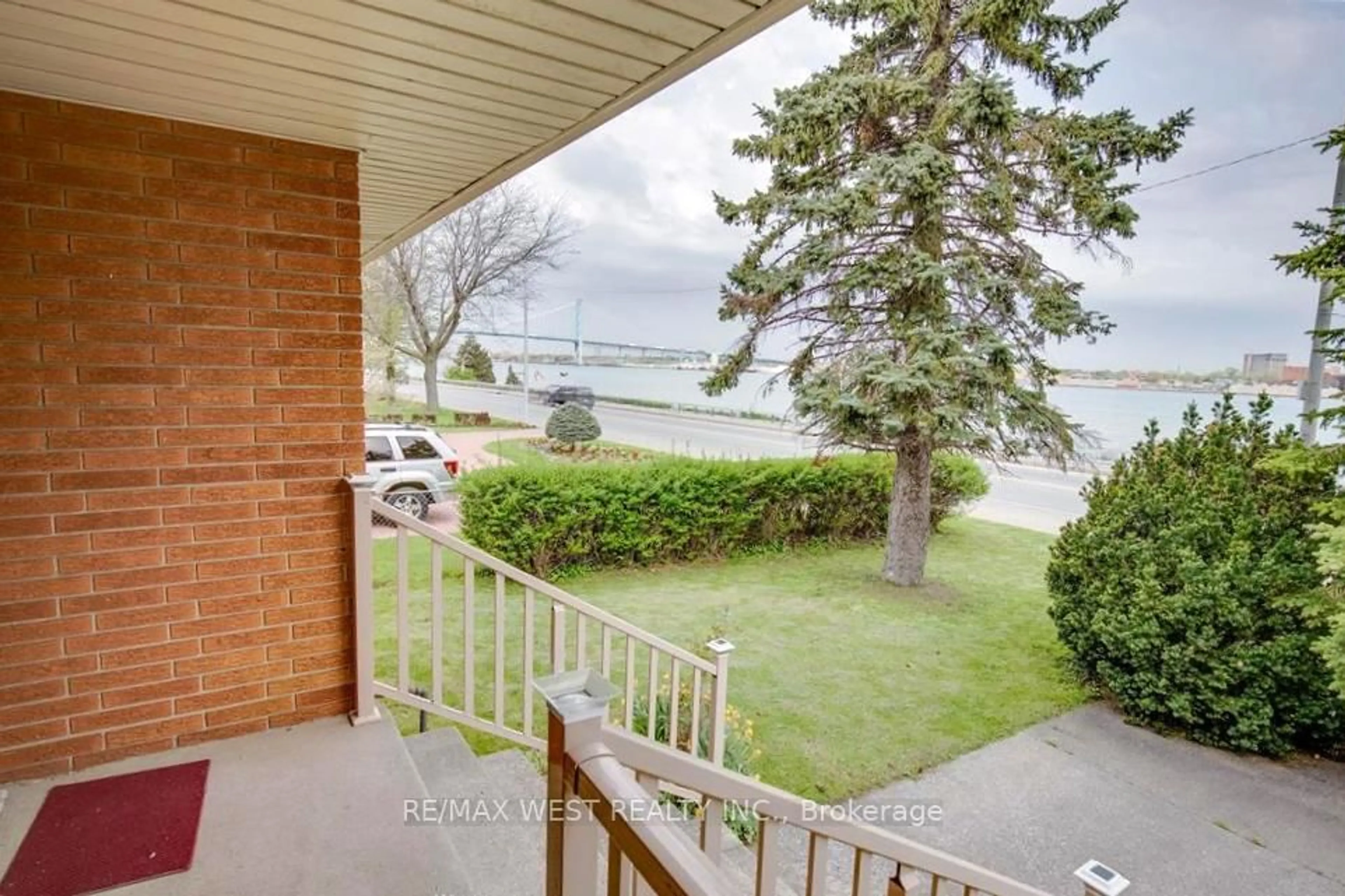 Patio, water/lake/river/ocean view for 1635 Riverside Dr, Windsor Ontario N9B 1A5