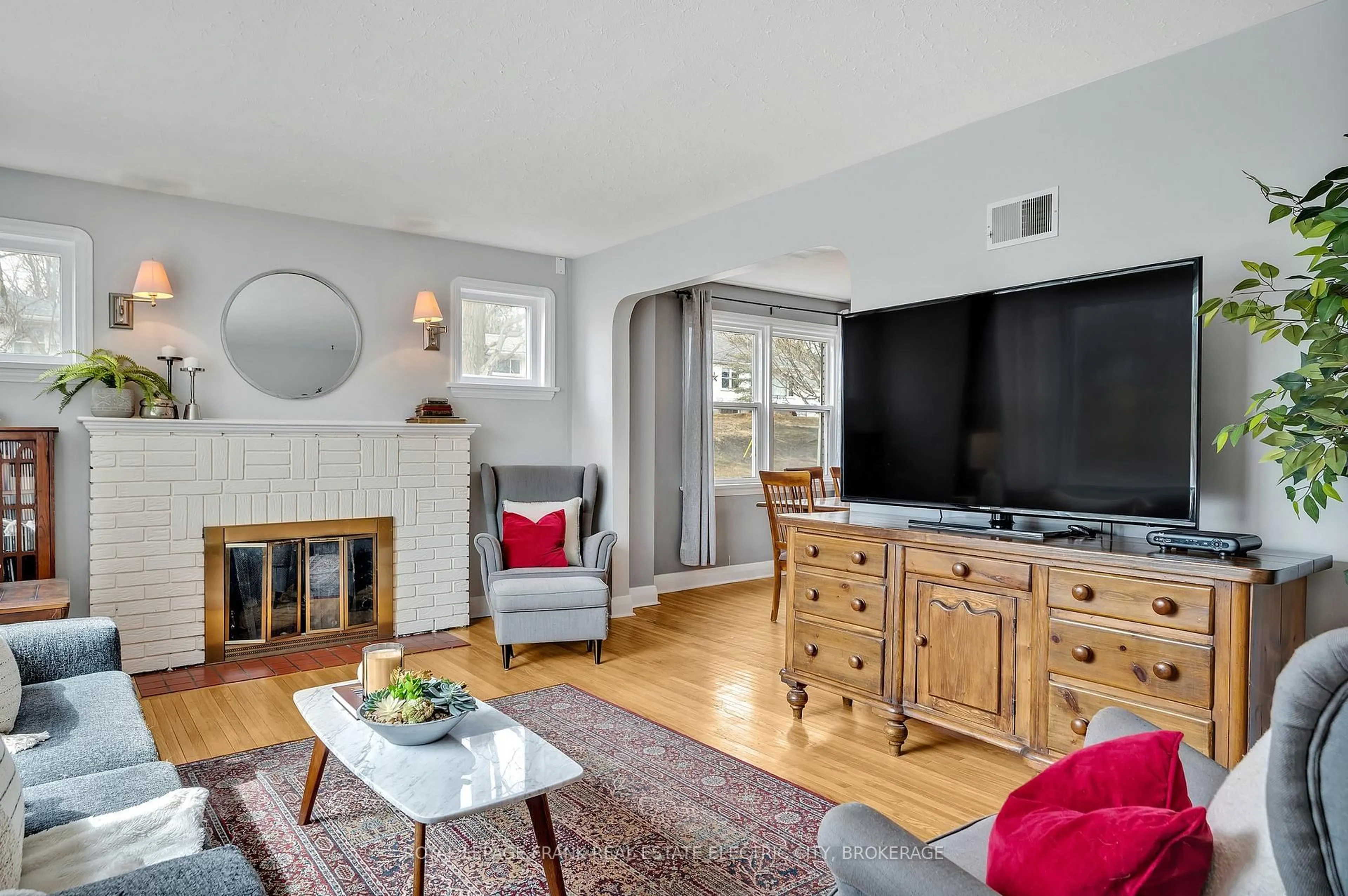 Living room with furniture, unknown for 650 Sherbrooke St, Peterborough Central Ontario K9J 2P6