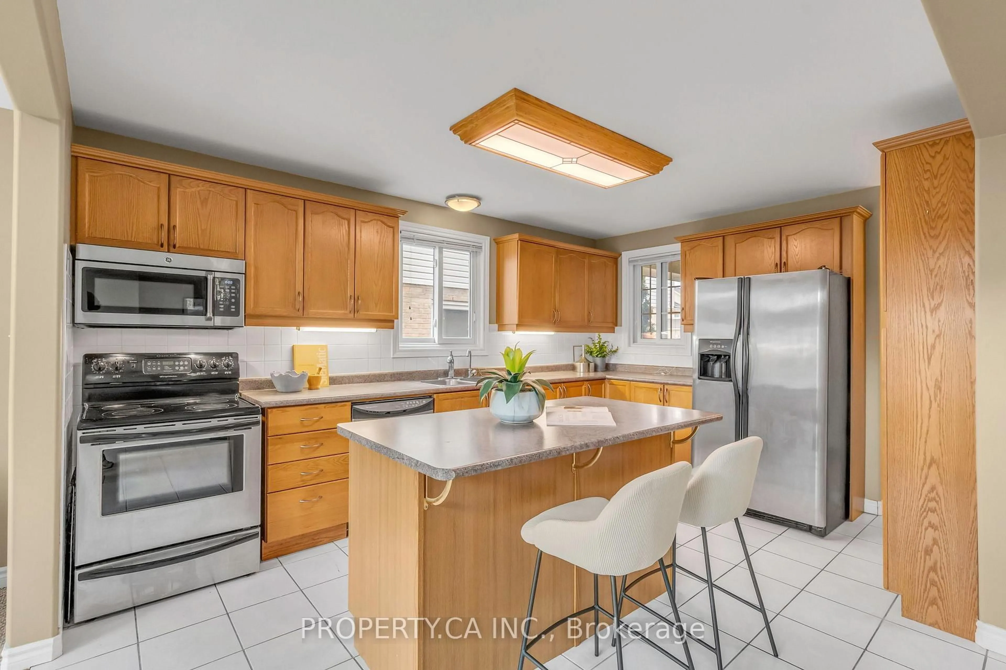 Open concept kitchen, ceramic/tile floor for 294 Huck Cres, Kitchener Ontario N2N 3M8