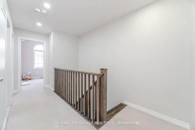 Additional property image - 18 Kenridge Terr