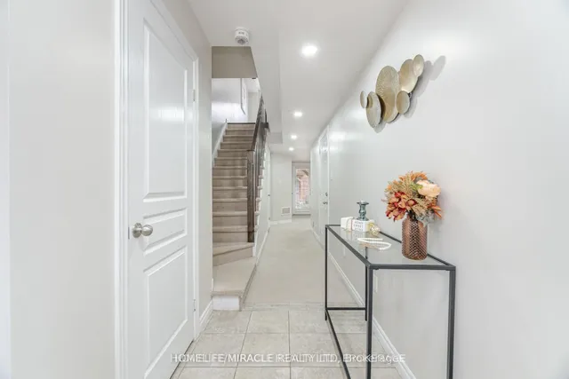 Additional property image - 18 Kenridge Terr