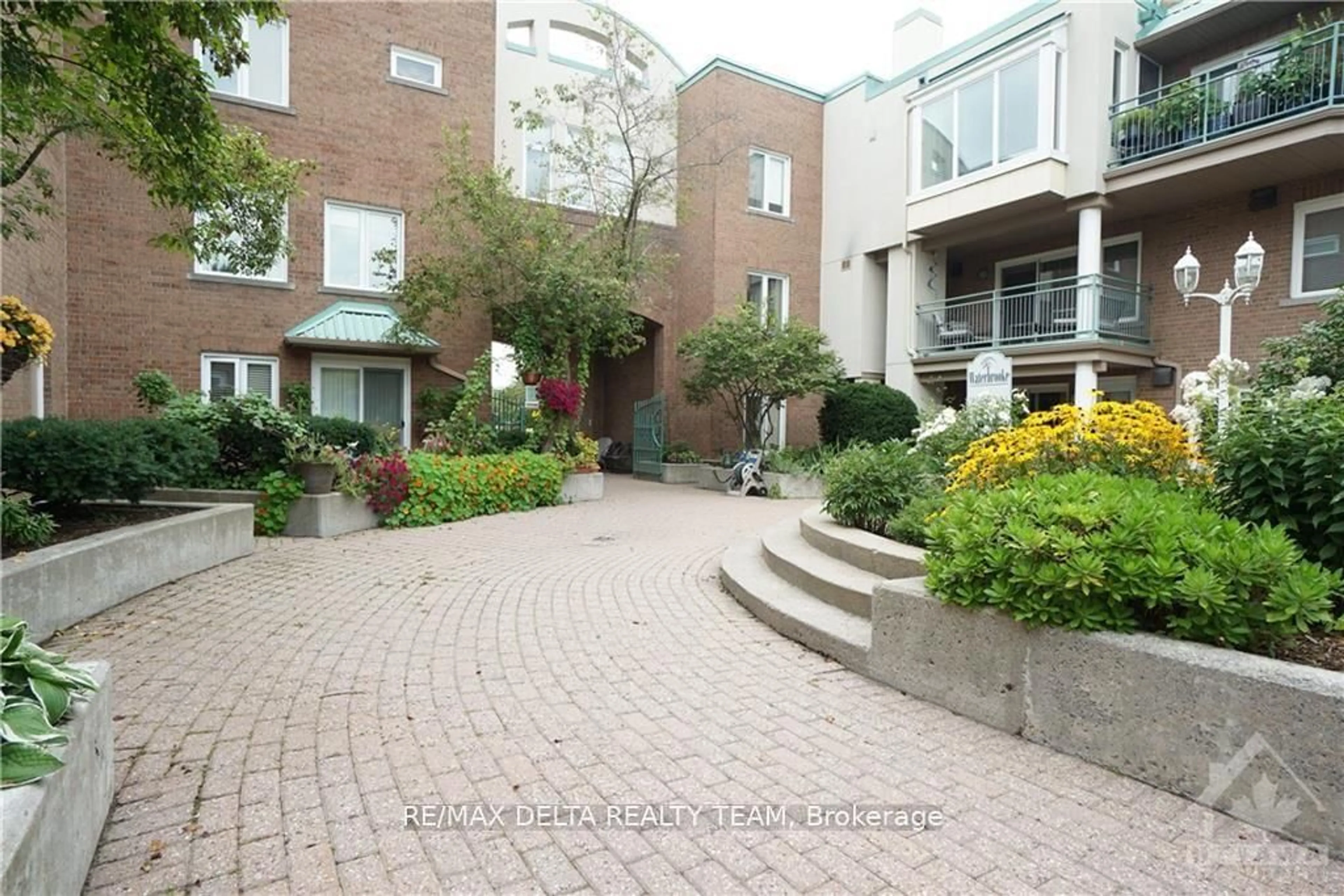 Patio, street for 62 Donald St #302A, Ottawa Ontario K1K 1N2