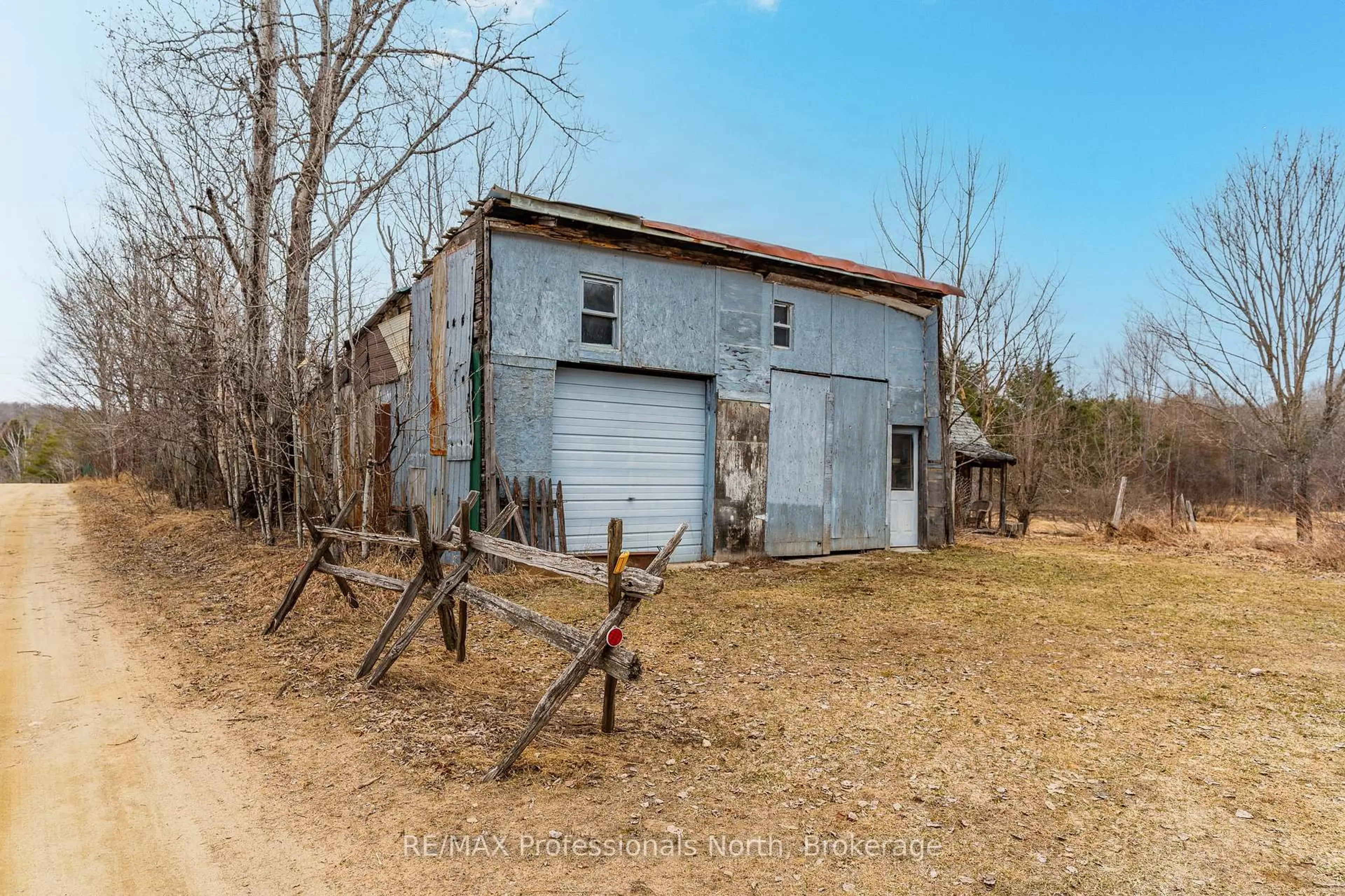 Shed for 1010 Sturgeon Dr, Minden Hills Ontario K0M 2K0