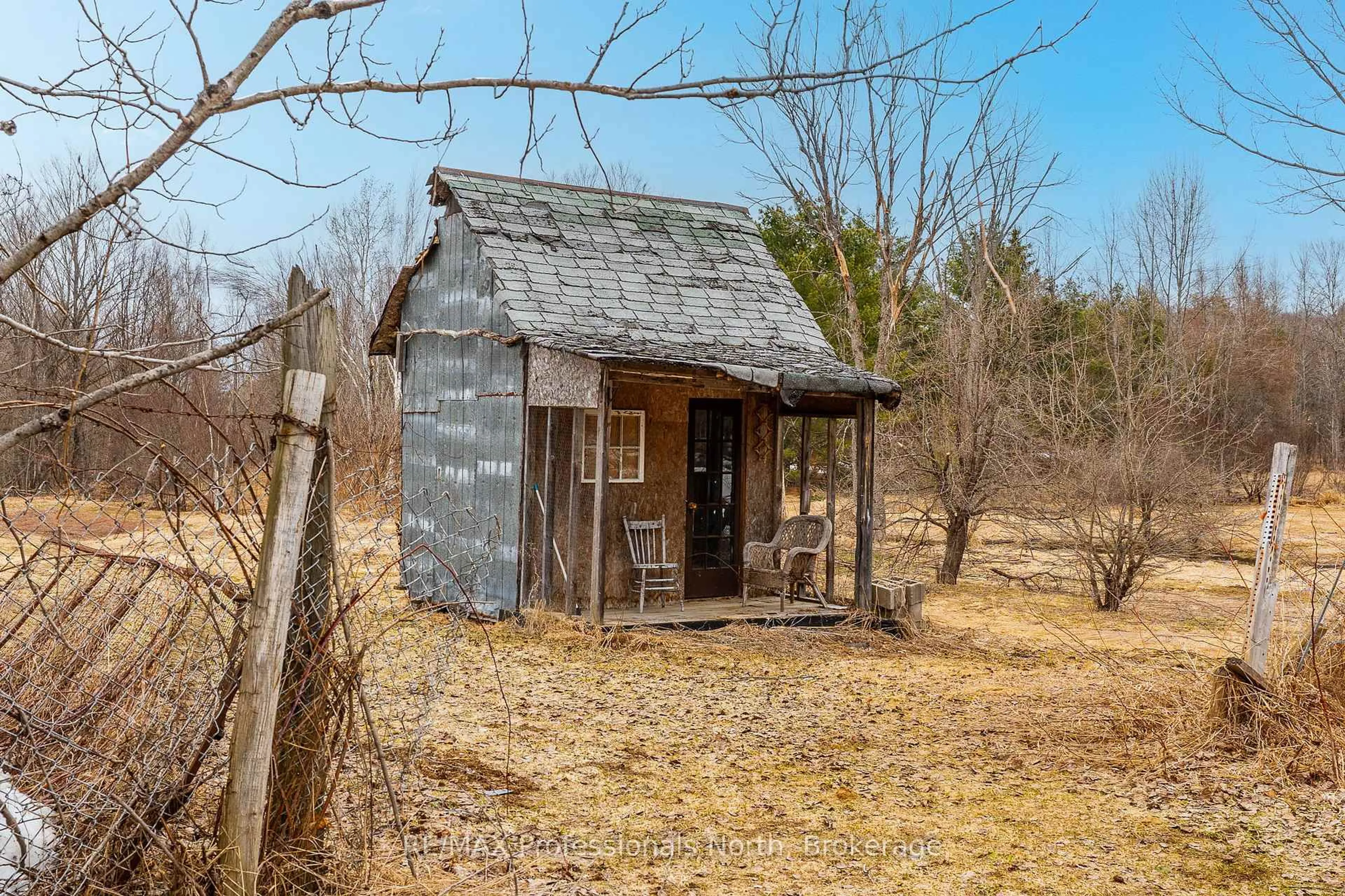 Shed for 1010 Sturgeon Dr, Minden Hills Ontario K0M 2K0