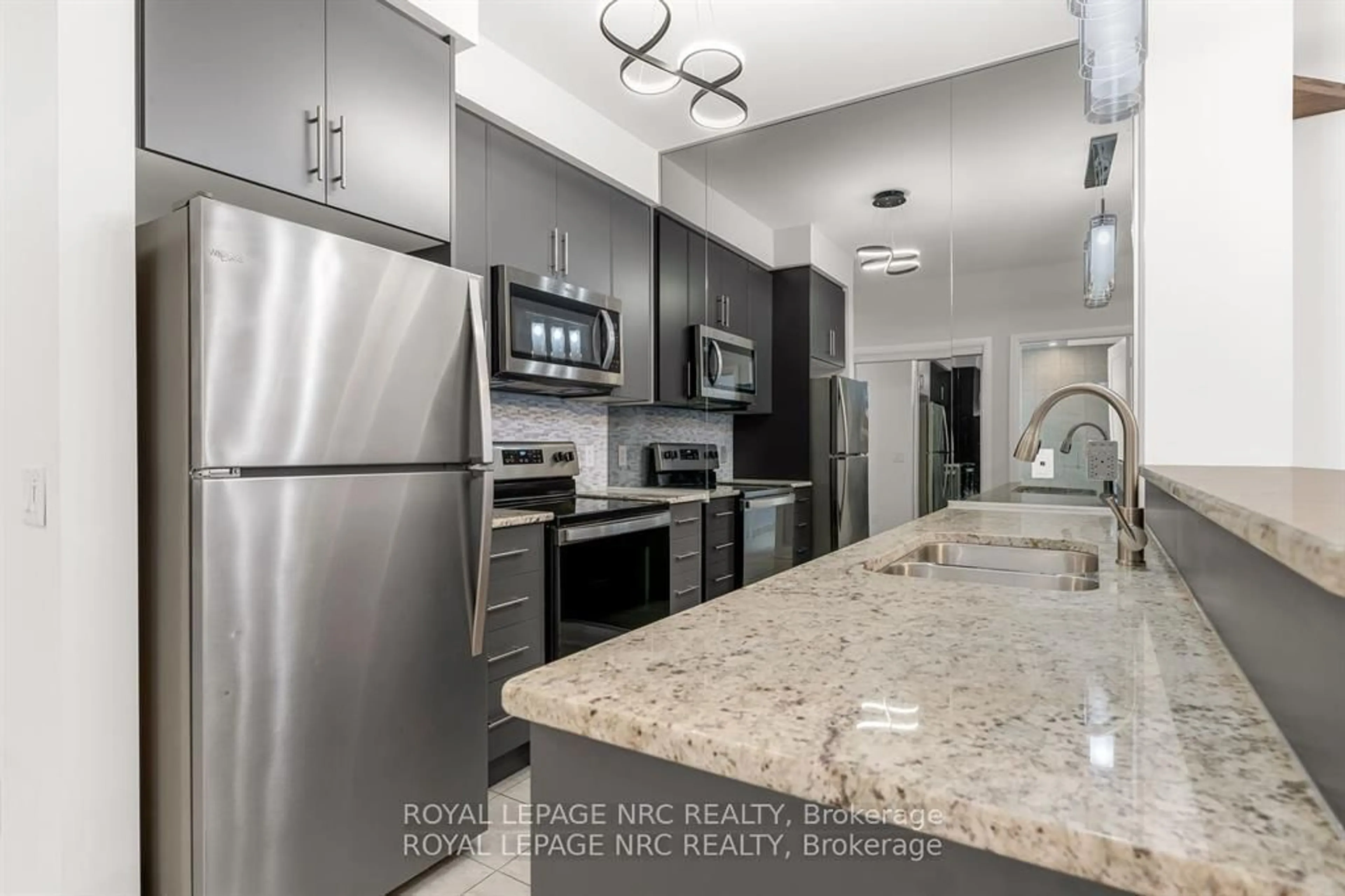 Unknown for 16 CONCORD Pl #428, Grimsby Ontario L3M 4E8