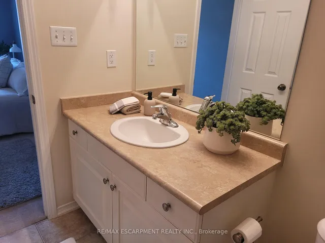 Additional property image - 12 Lynch Cres