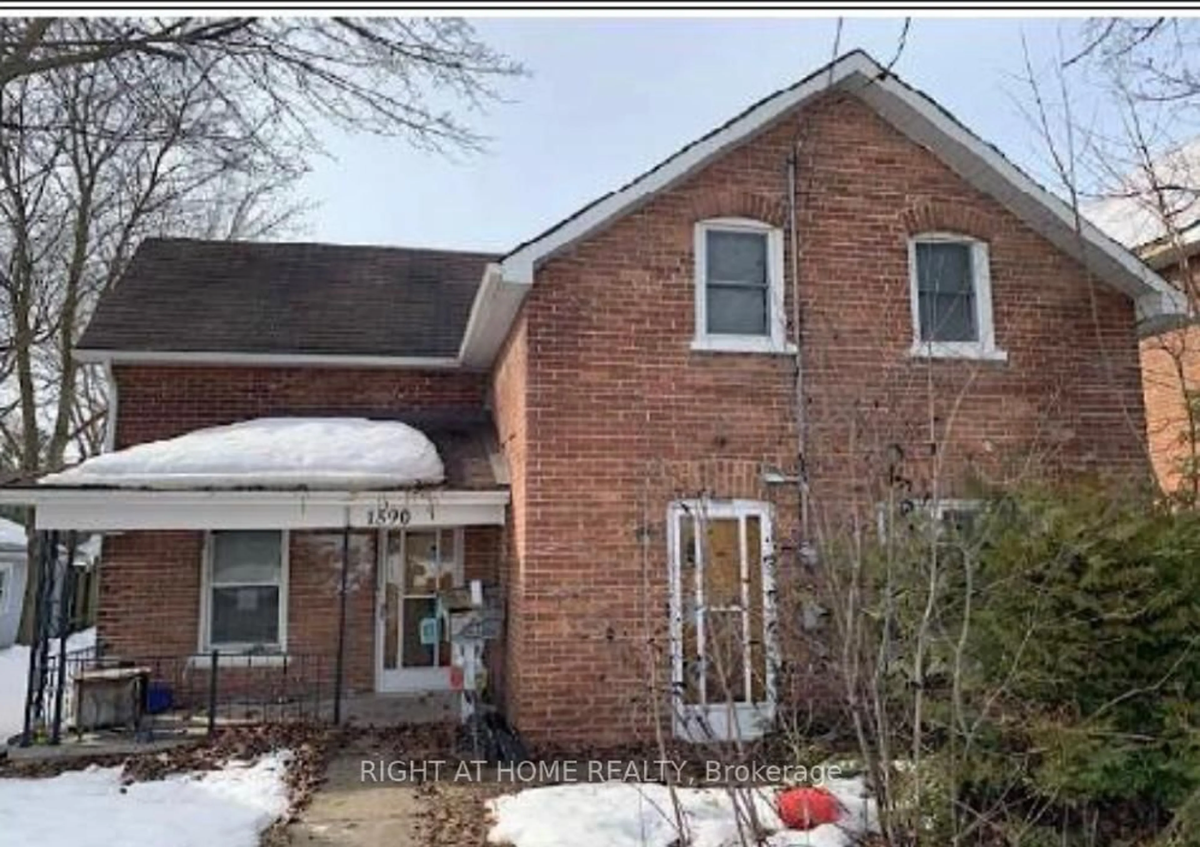Home with brick exterior material, street for 1590 4th Ave, Owen Sound Ontario N4K 4X3