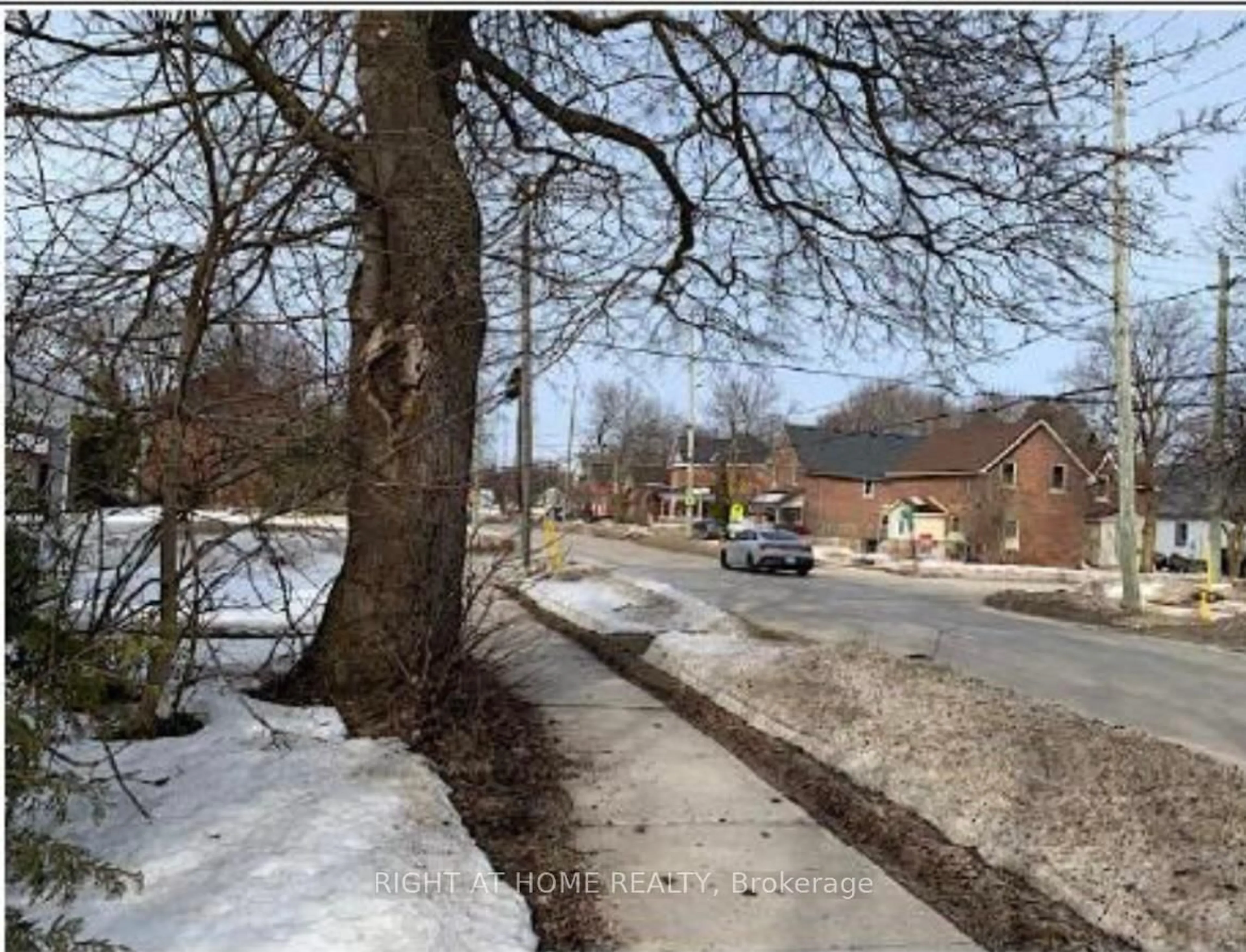 A pic from outside/outdoor area/front of a property/back of a property/a pic from drone, street for 1590 4th Ave, Owen Sound Ontario N4K 4X3