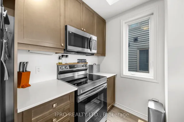 Additional image 24 of 61 Soho St Unit 123