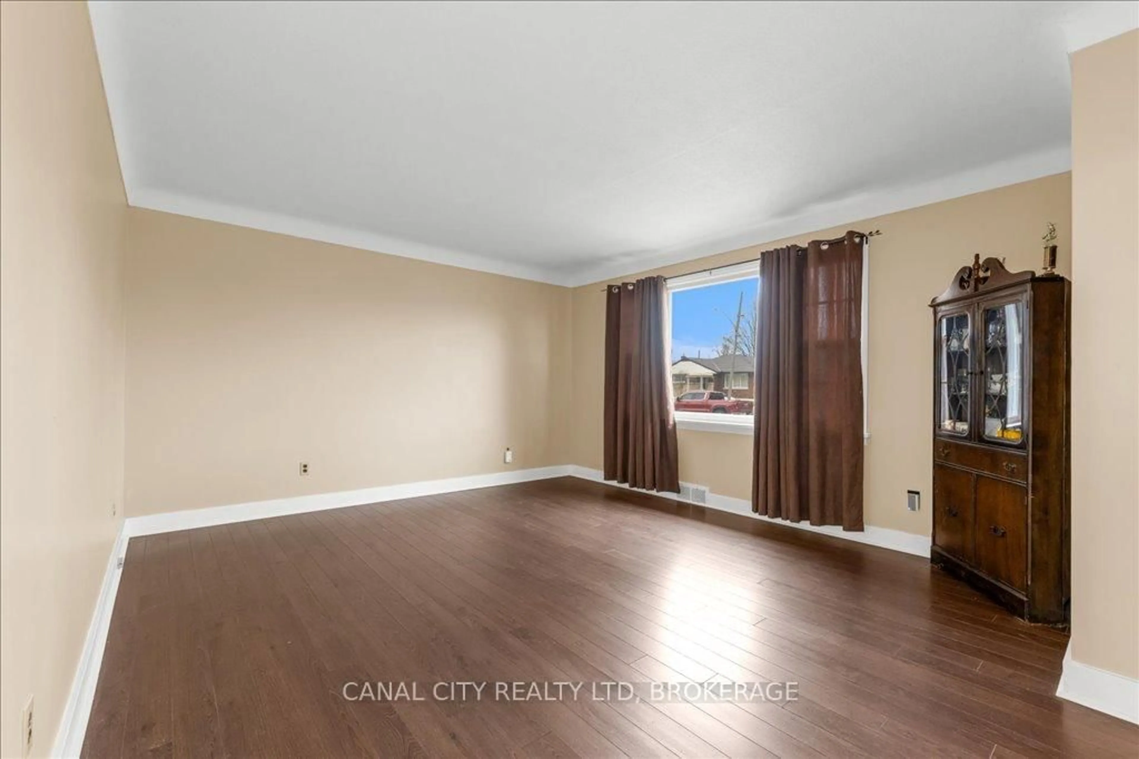 A pic of a room for 61 Rose Ave, Thorold Ontario L2V 3C7