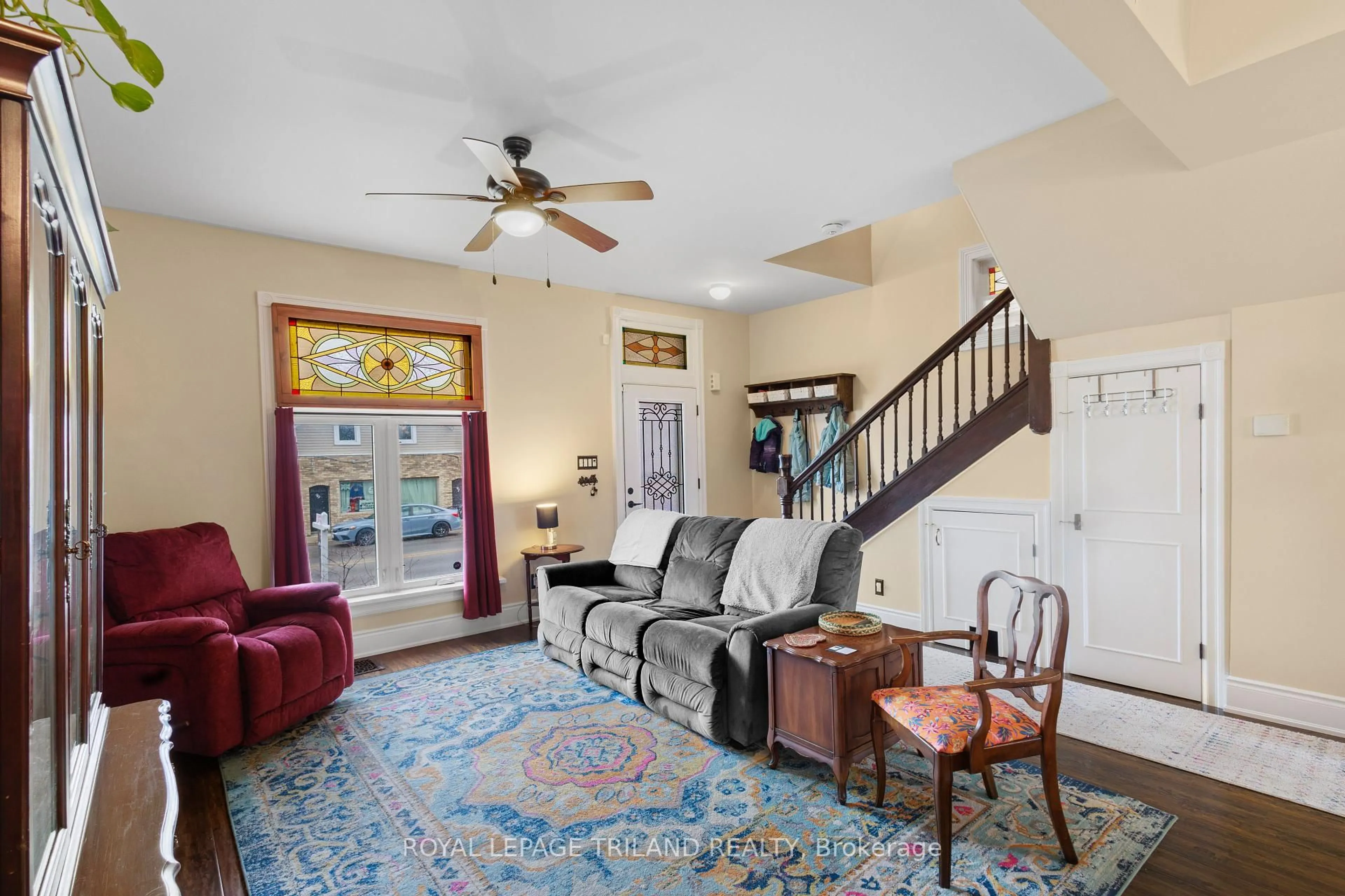 Living room with furniture, unknown for 98 STANLEY St, London South Ontario N6C 1B1