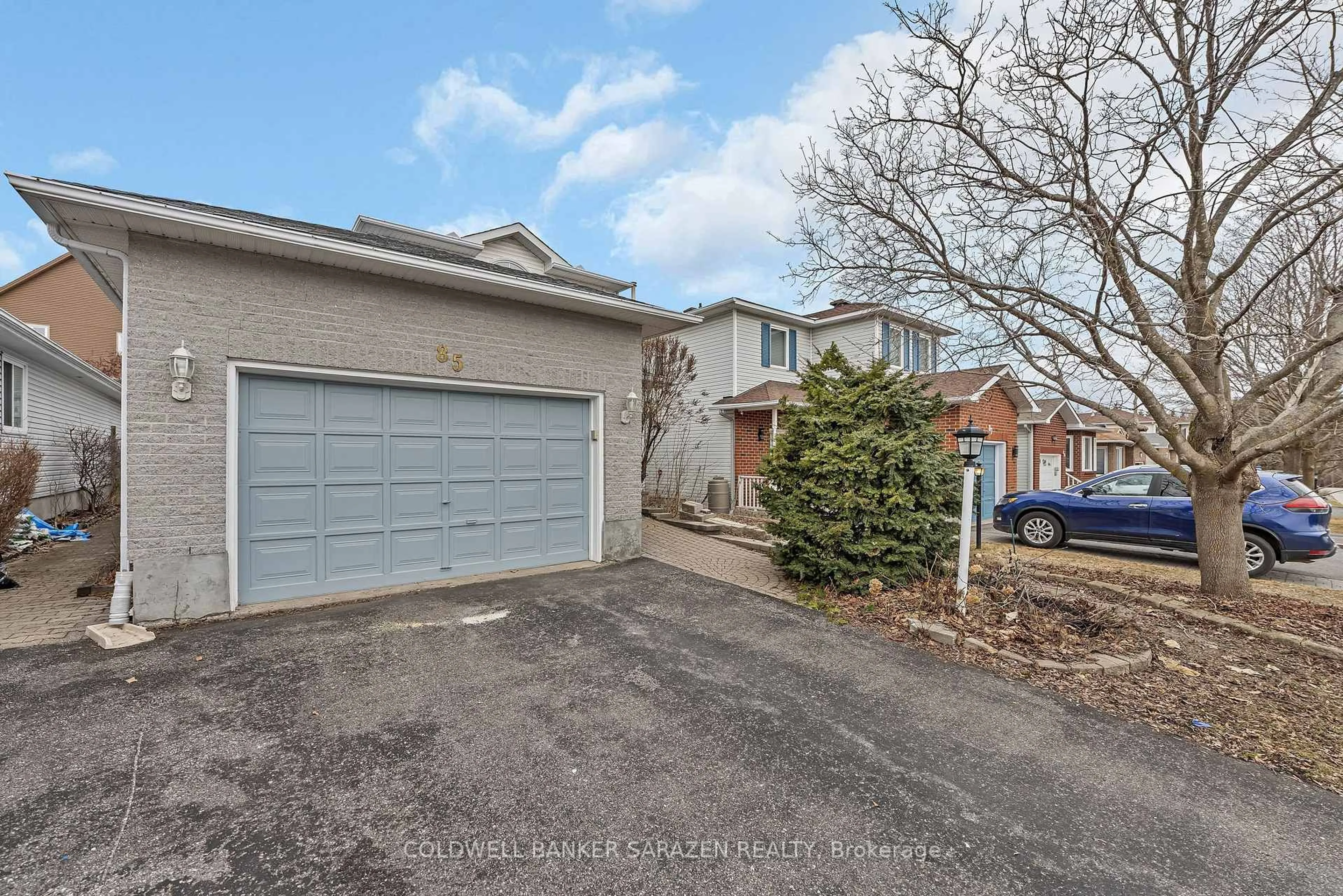 A pic from outside/outdoor area/front of a property/back of a property/a pic from drone, street for 85 Alon St, Ottawa Ontario K2S 1K7
