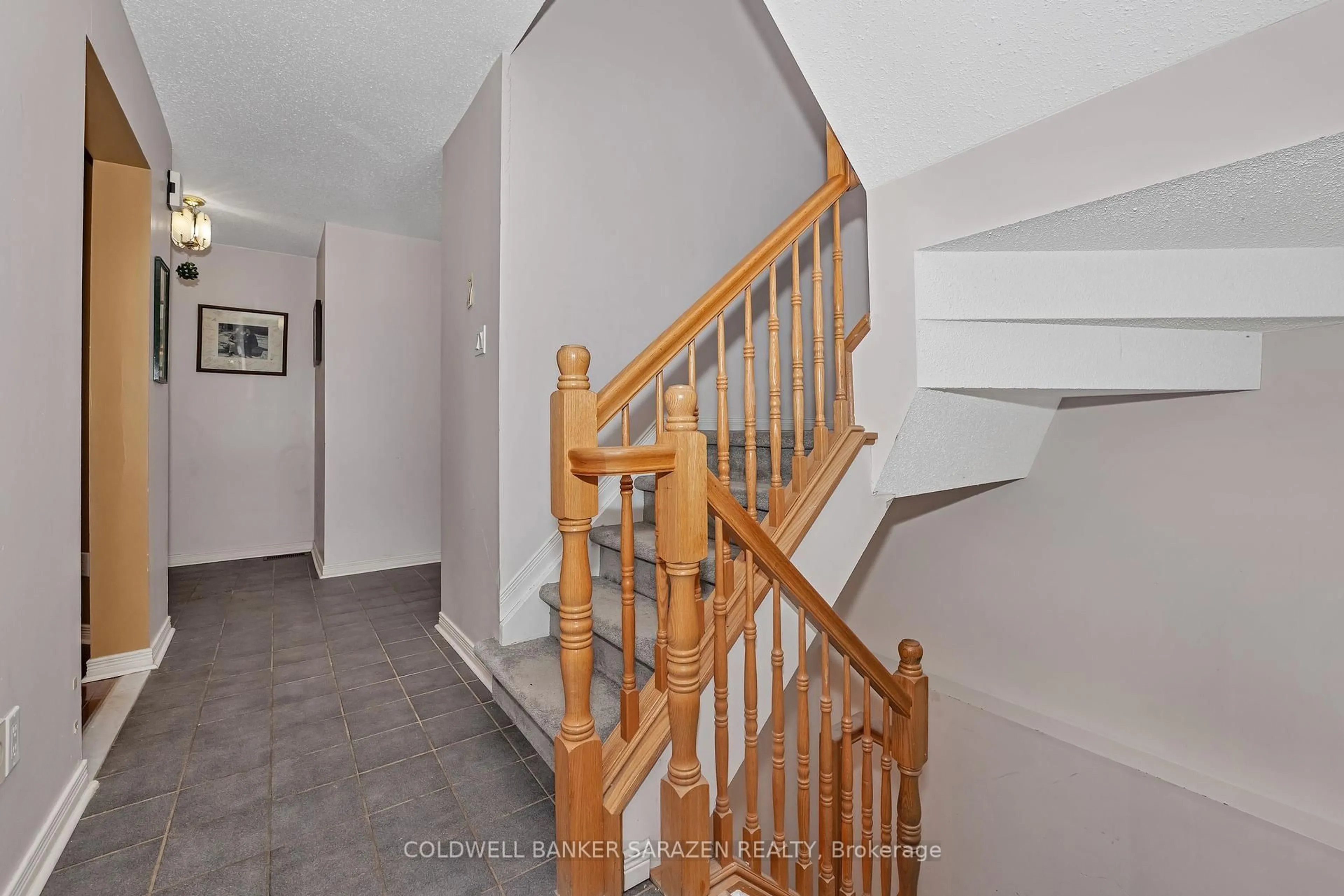 Unknown for 85 Alon St, Ottawa Ontario K2S 1K7