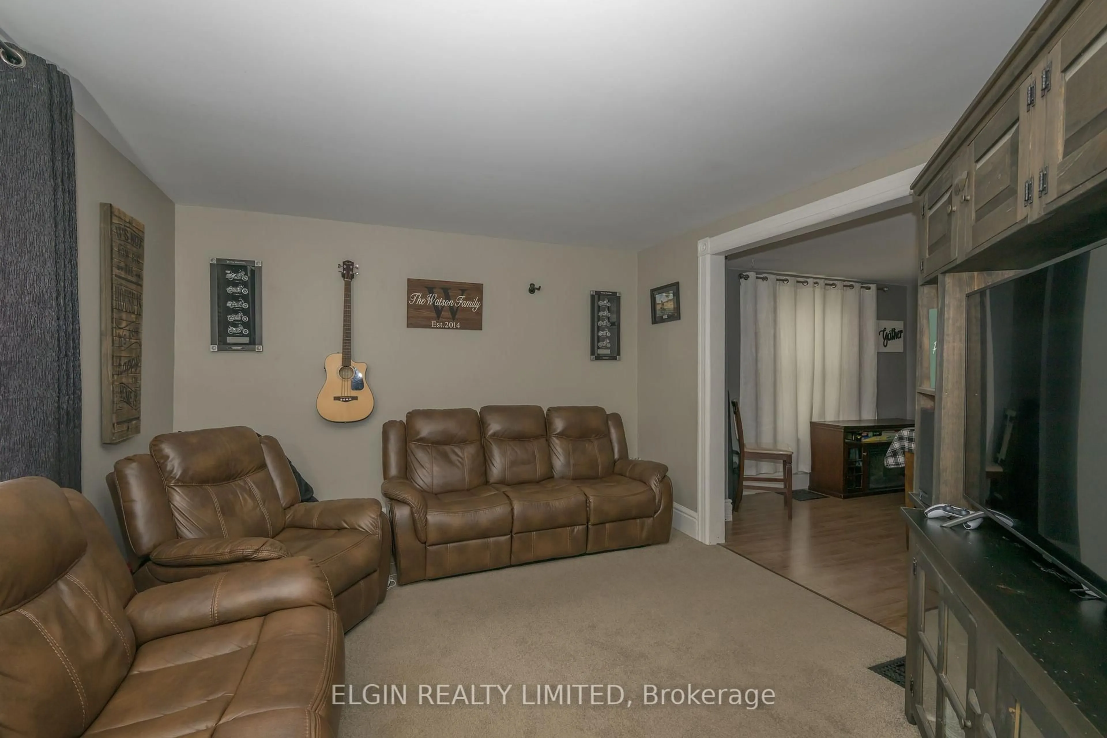 Living room with furniture, unknown for 77 Kains St, St. Thomas Ontario N5P 1N5
