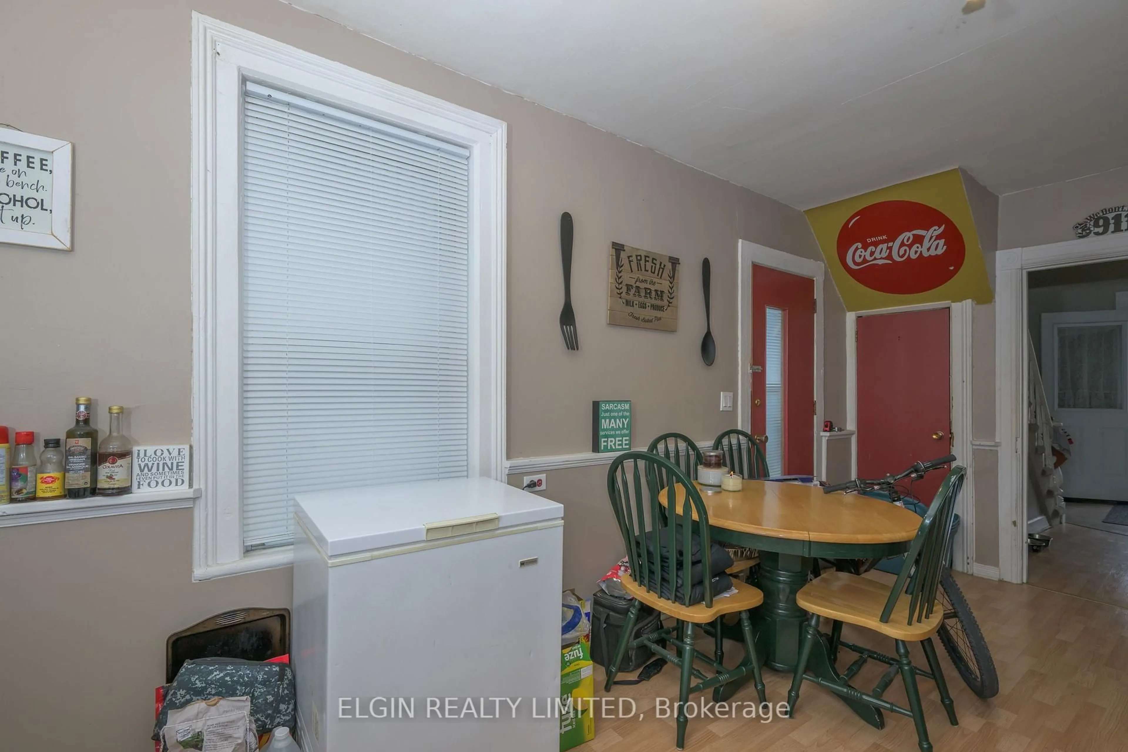Unknown for 77 Kains St, St. Thomas Ontario N5P 1N5