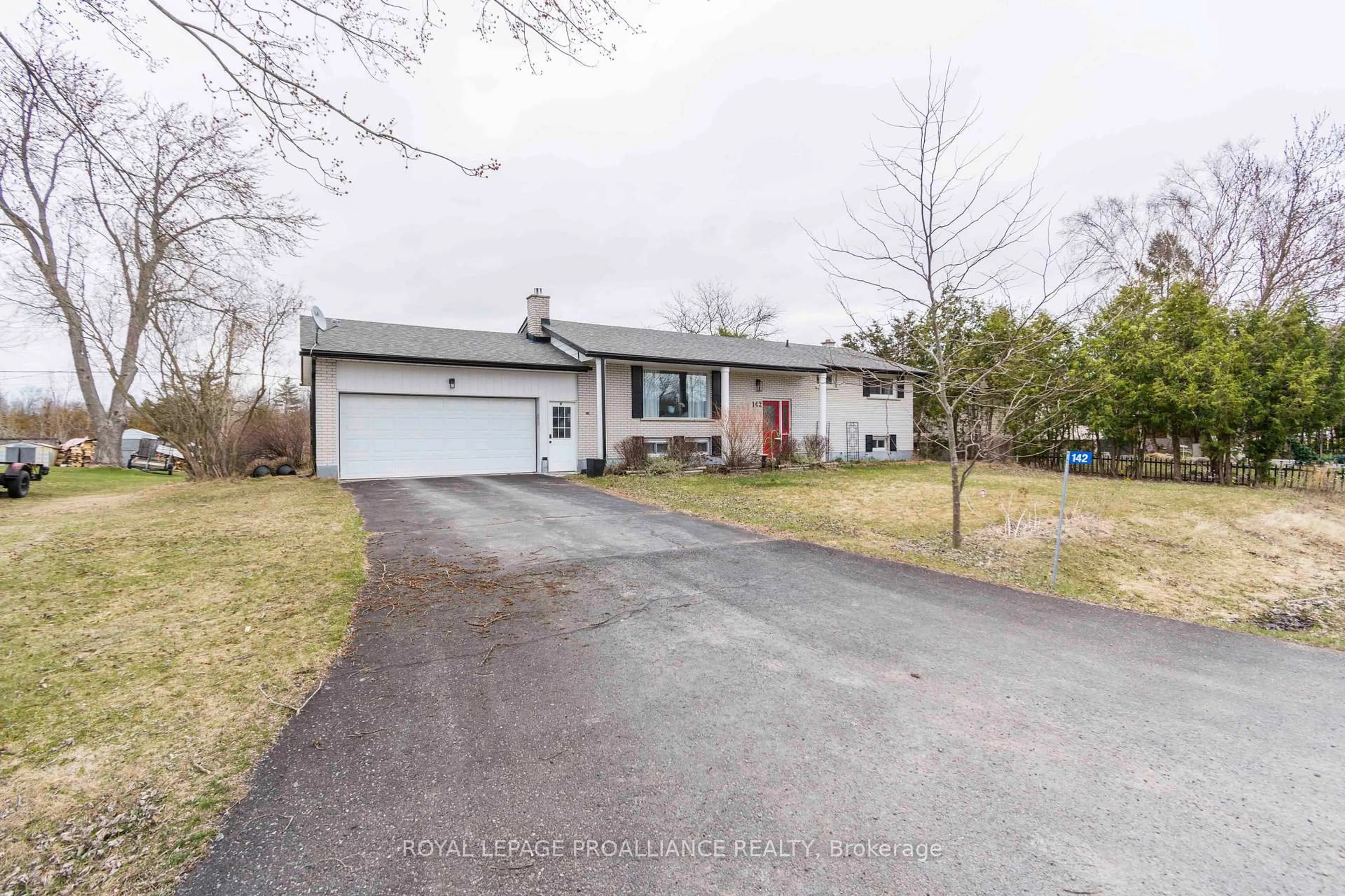 A pic from outside/outdoor area/front of a property/back of a property/a pic from drone, street for 142 Jeffrey Dr, Quinte West Ontario K8V 0P2