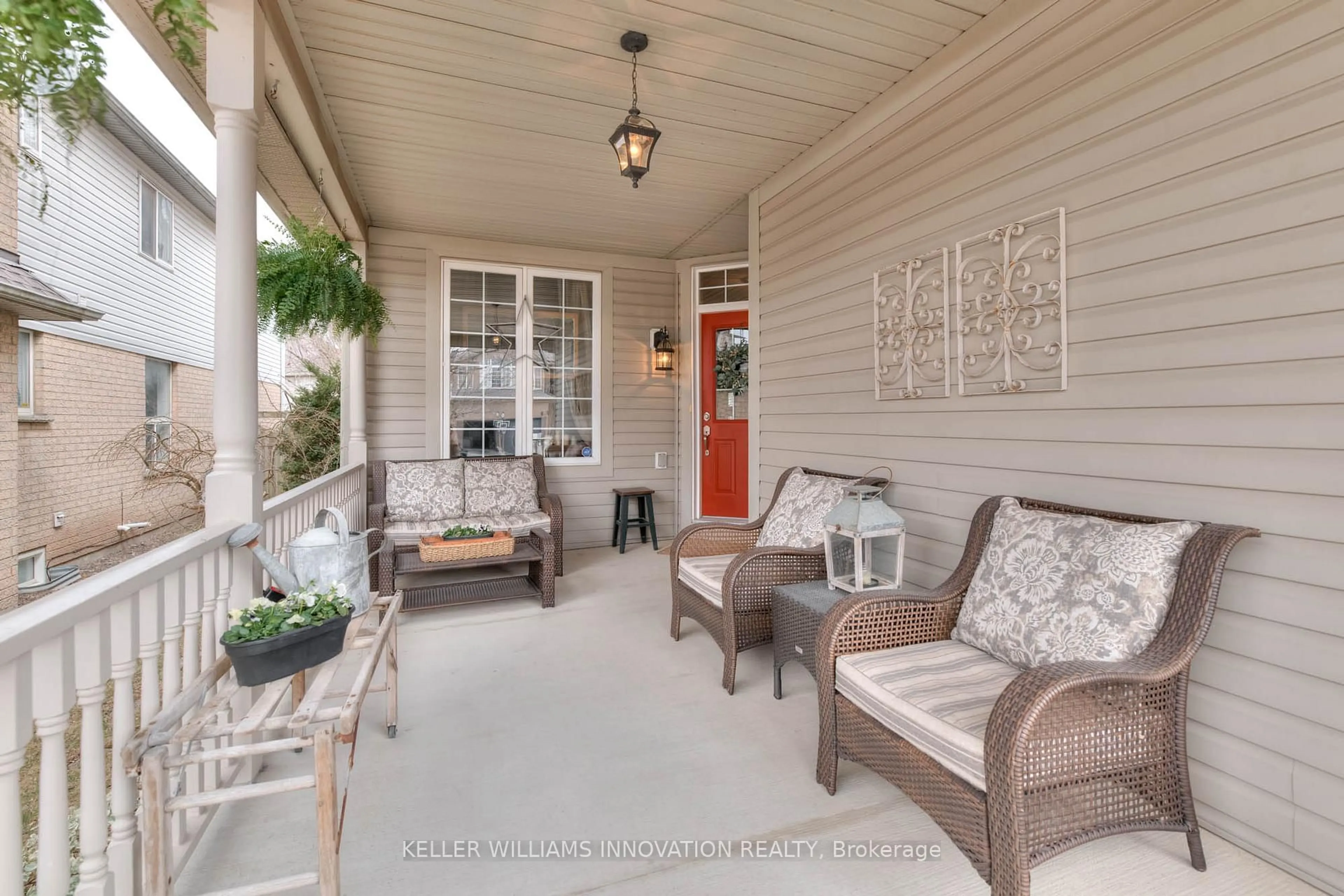Patio, street for 118 Autumn Ridge Tr, Kitchener Ontario N2P 2K1