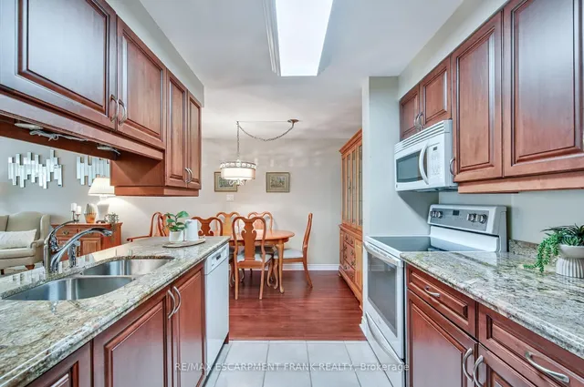 Additional property image - 970 Golf Links Rd Unit 205