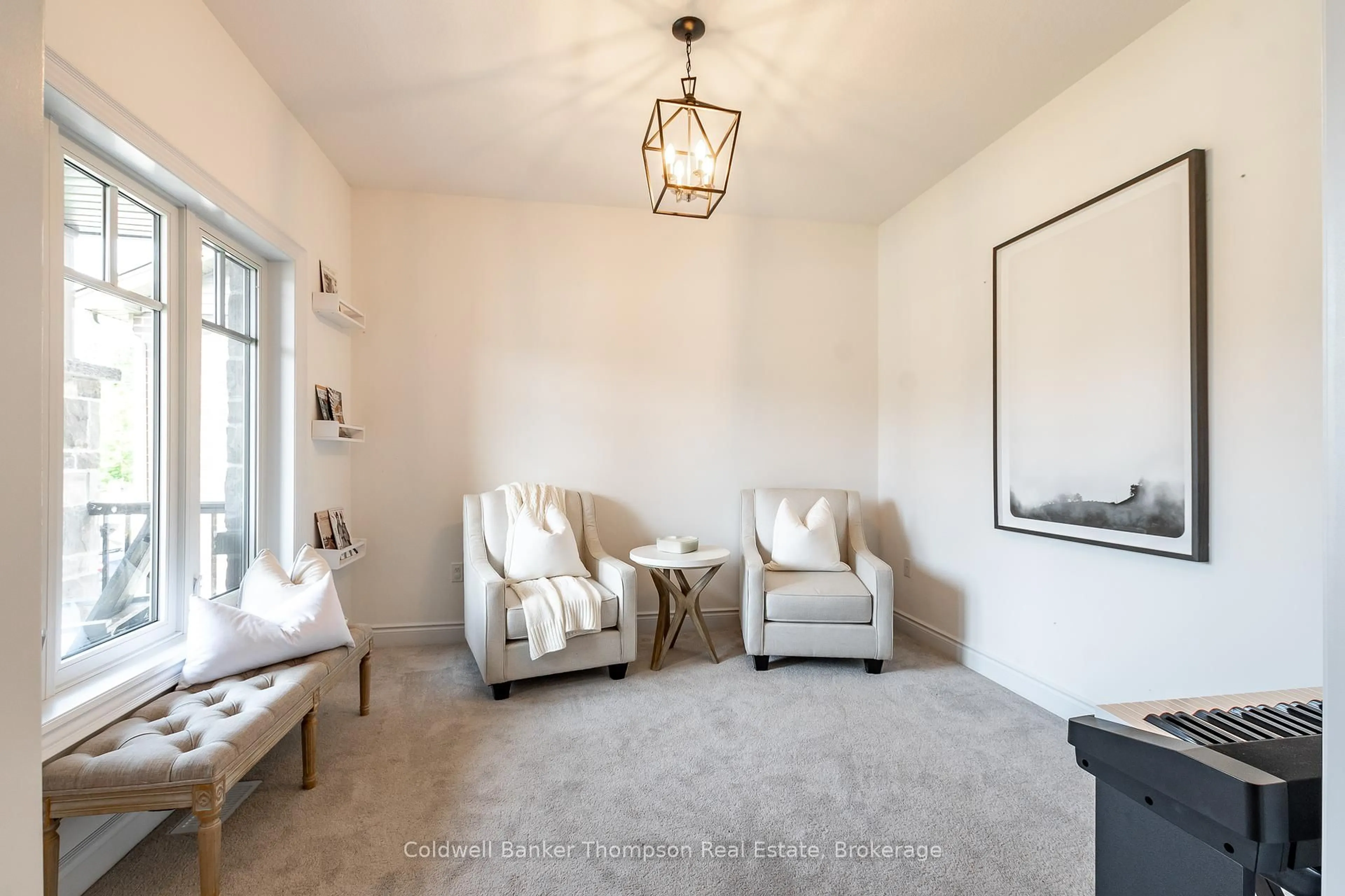 Living room with furniture, unknown for 72 Selkirk Dr, Huntsville Ontario P1H 2N8