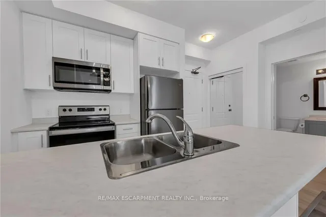 Additional property image - 460 Dundas St Unit 331
