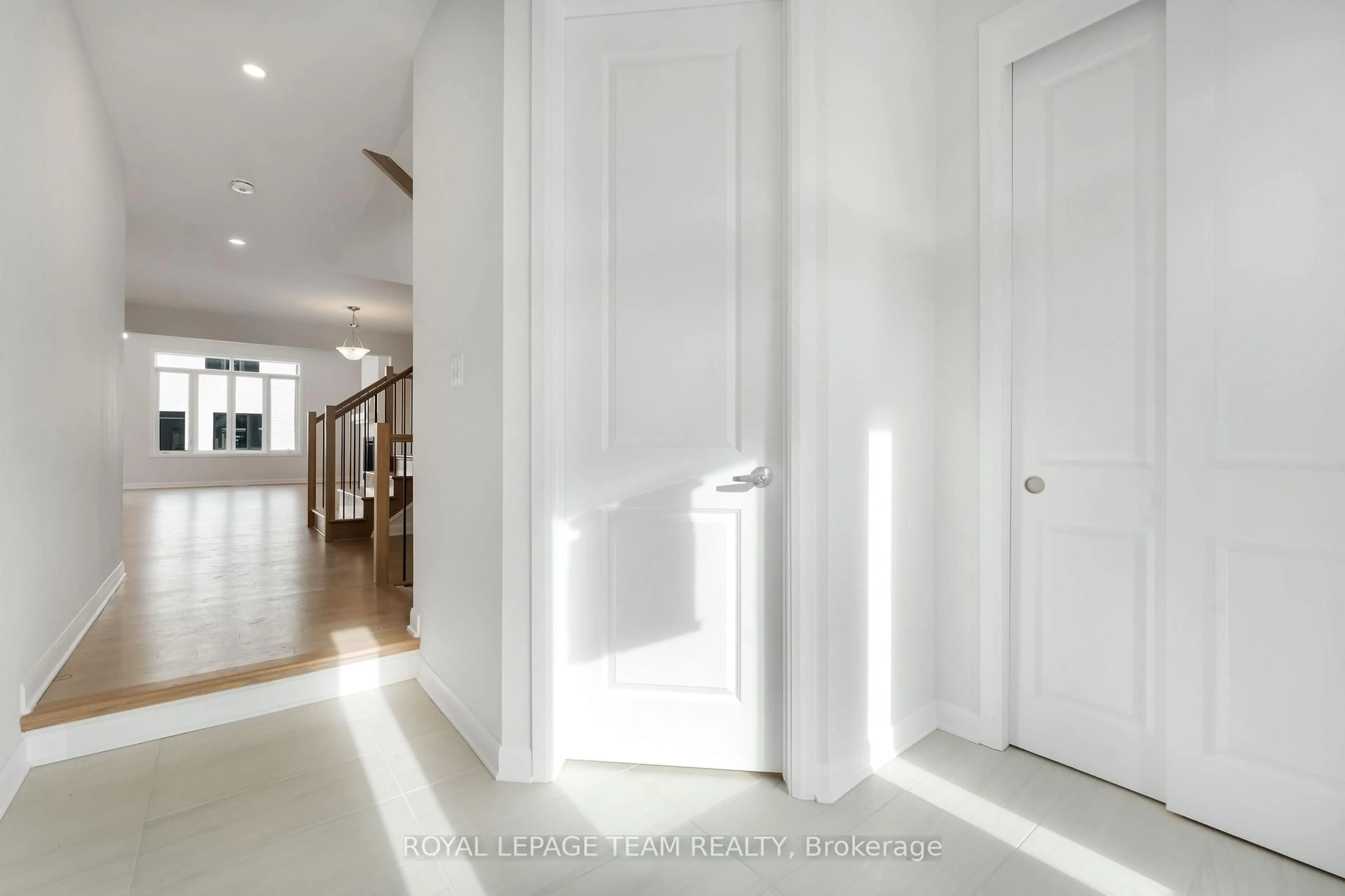Indoor foyer for 224 Prosperity Walk, Kanata Ontario K2V 0V4