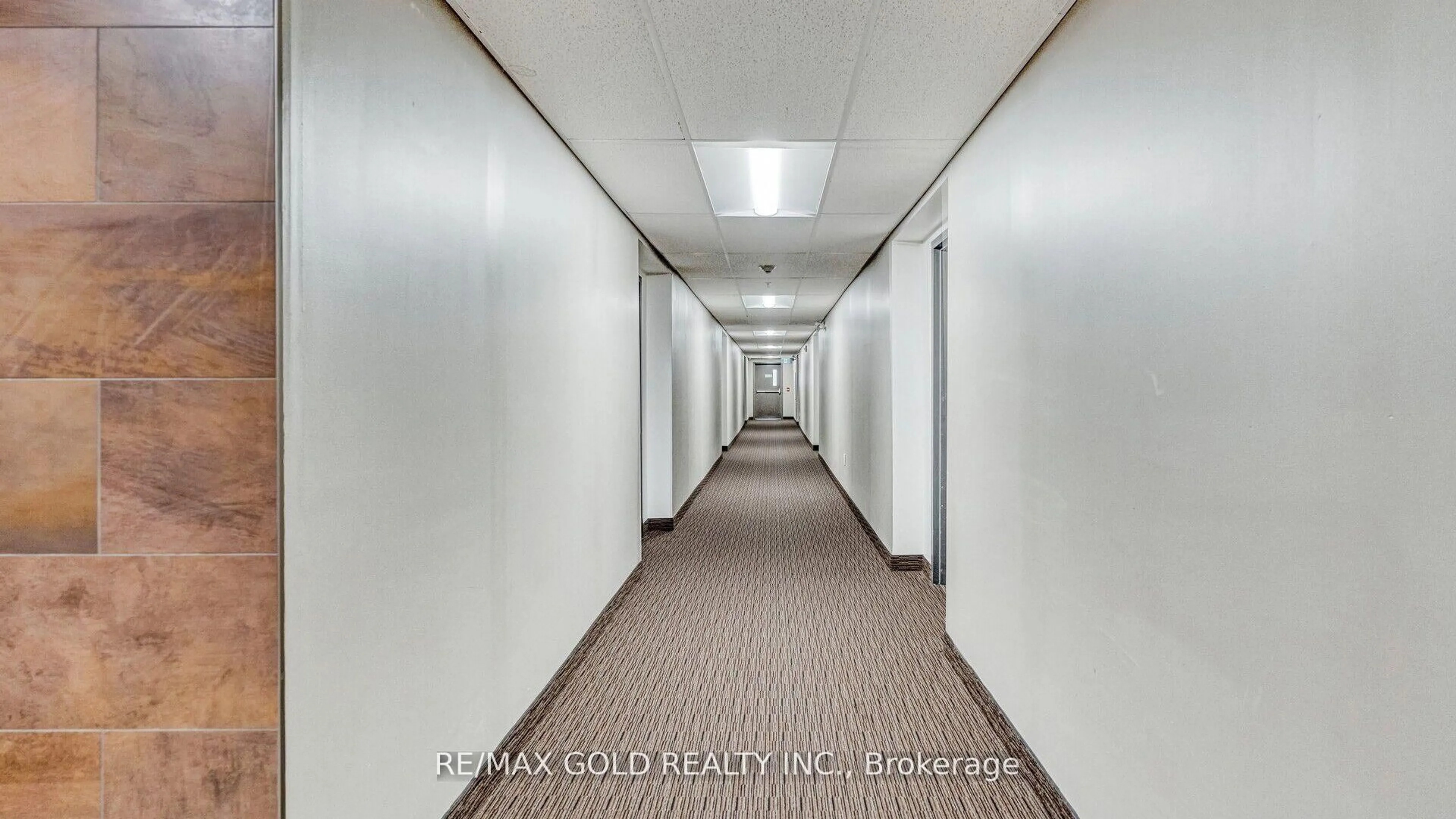 Indoor foyer for 25 Kay Cres #207, Guelph Ontario N1L 0P2