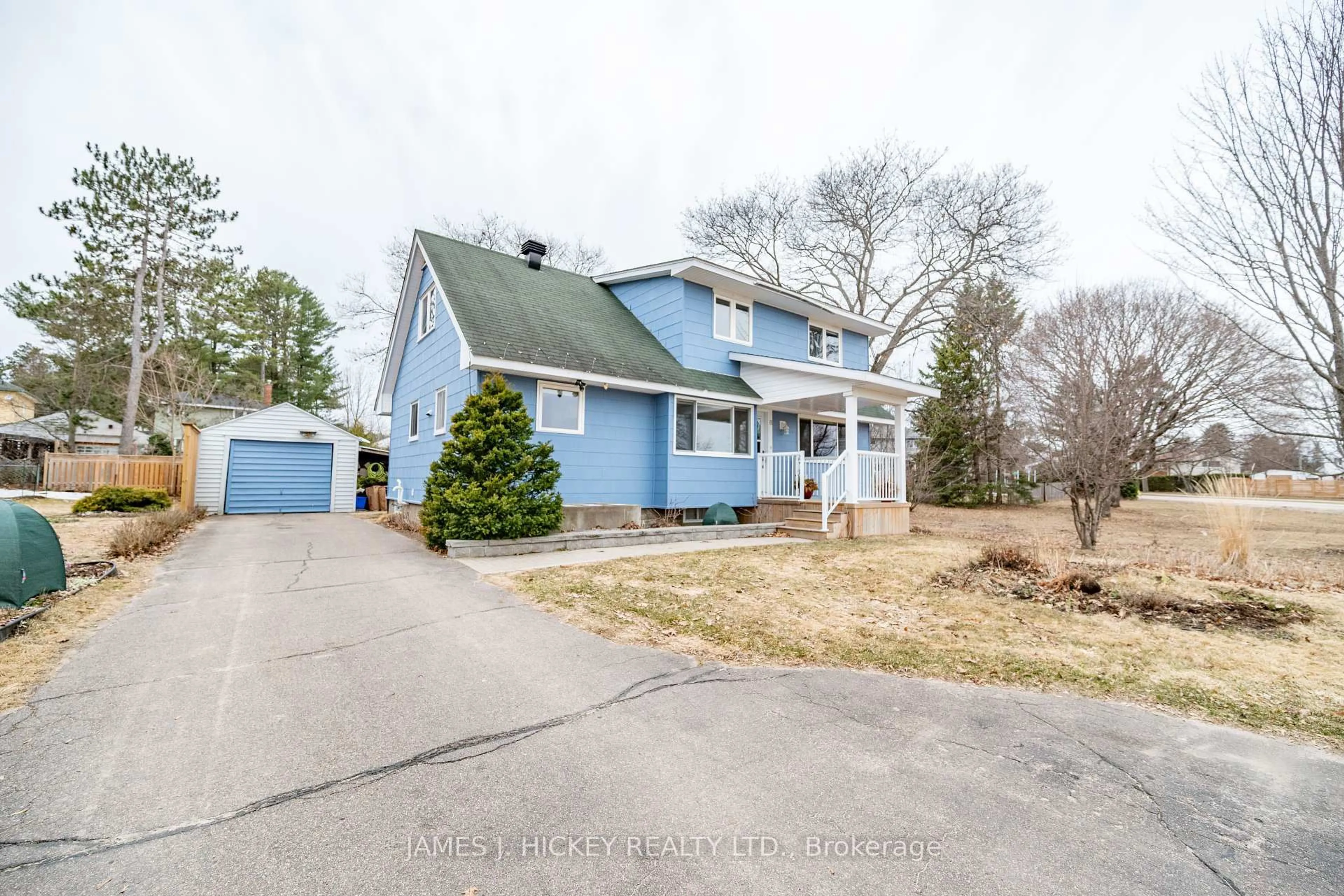 A pic from outside/outdoor area/front of a property/back of a property/a pic from drone, street for 8 Mountain View Cres, Deep River Ontario K0J 1P0