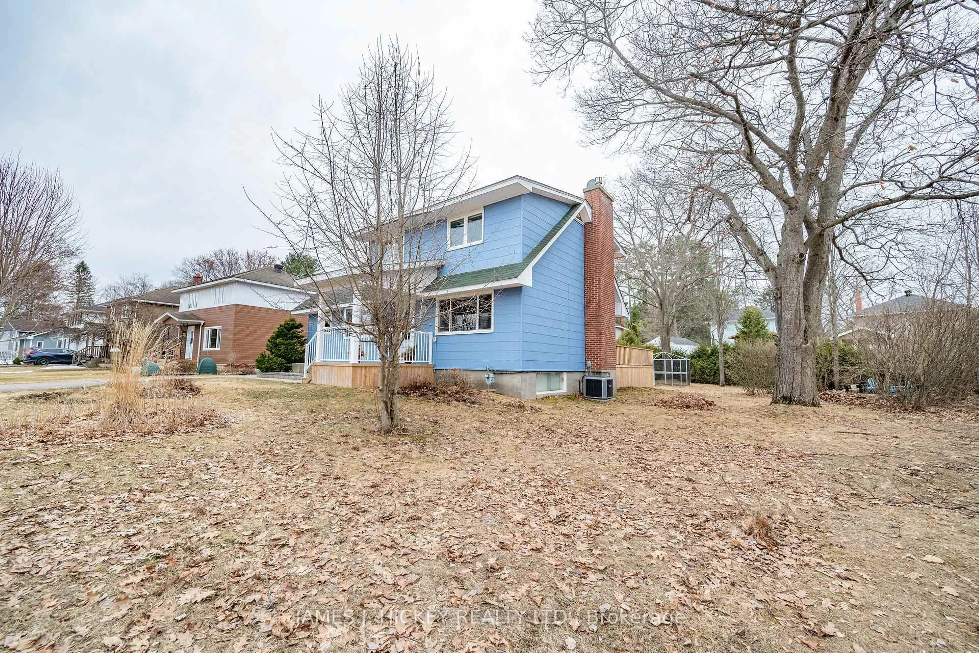 A pic from outside/outdoor area/front of a property/back of a property/a pic from drone, street for 8 Mountain View Cres, Deep River Ontario K0J 1P0