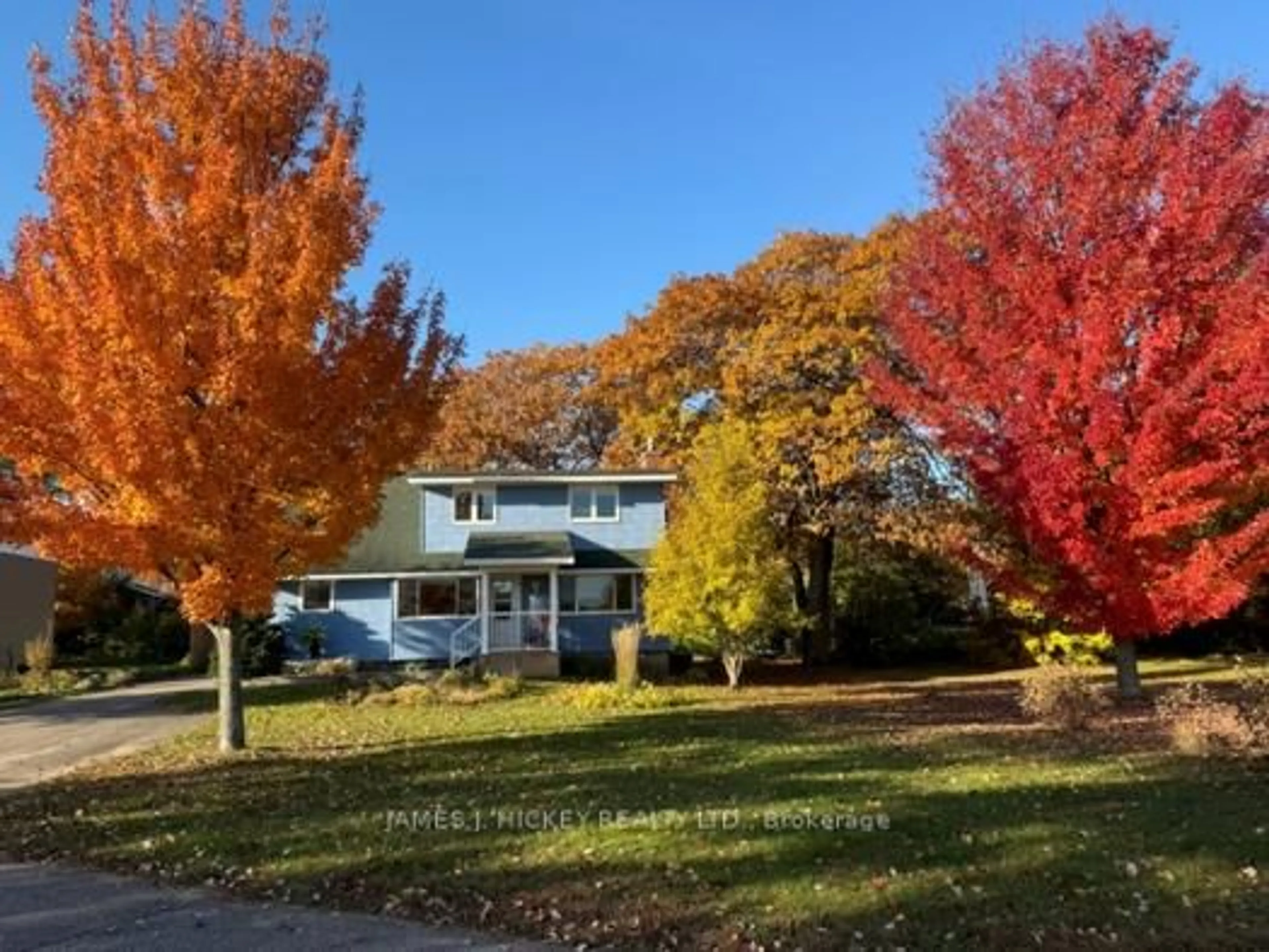 A pic from outside/outdoor area/front of a property/back of a property/a pic from drone, street for 8 Mountain View Cres, Deep River Ontario K0J 1P0