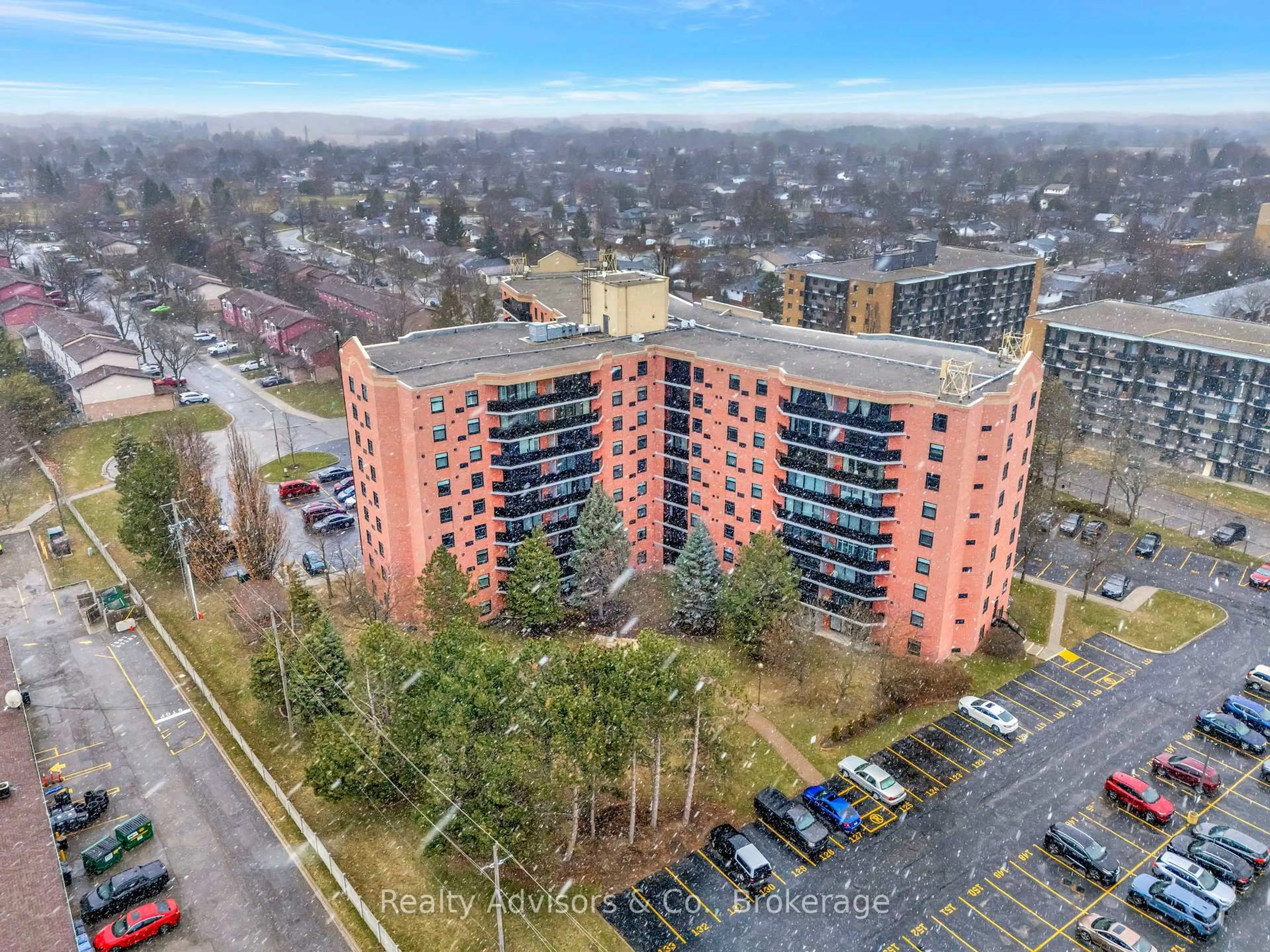 A pic from outside/outdoor area/front of a property/back of a property/a pic from drone, city buildings view from balcony for 9 Bonheur Crt #902, Brantford Ontario N3P 1Z5