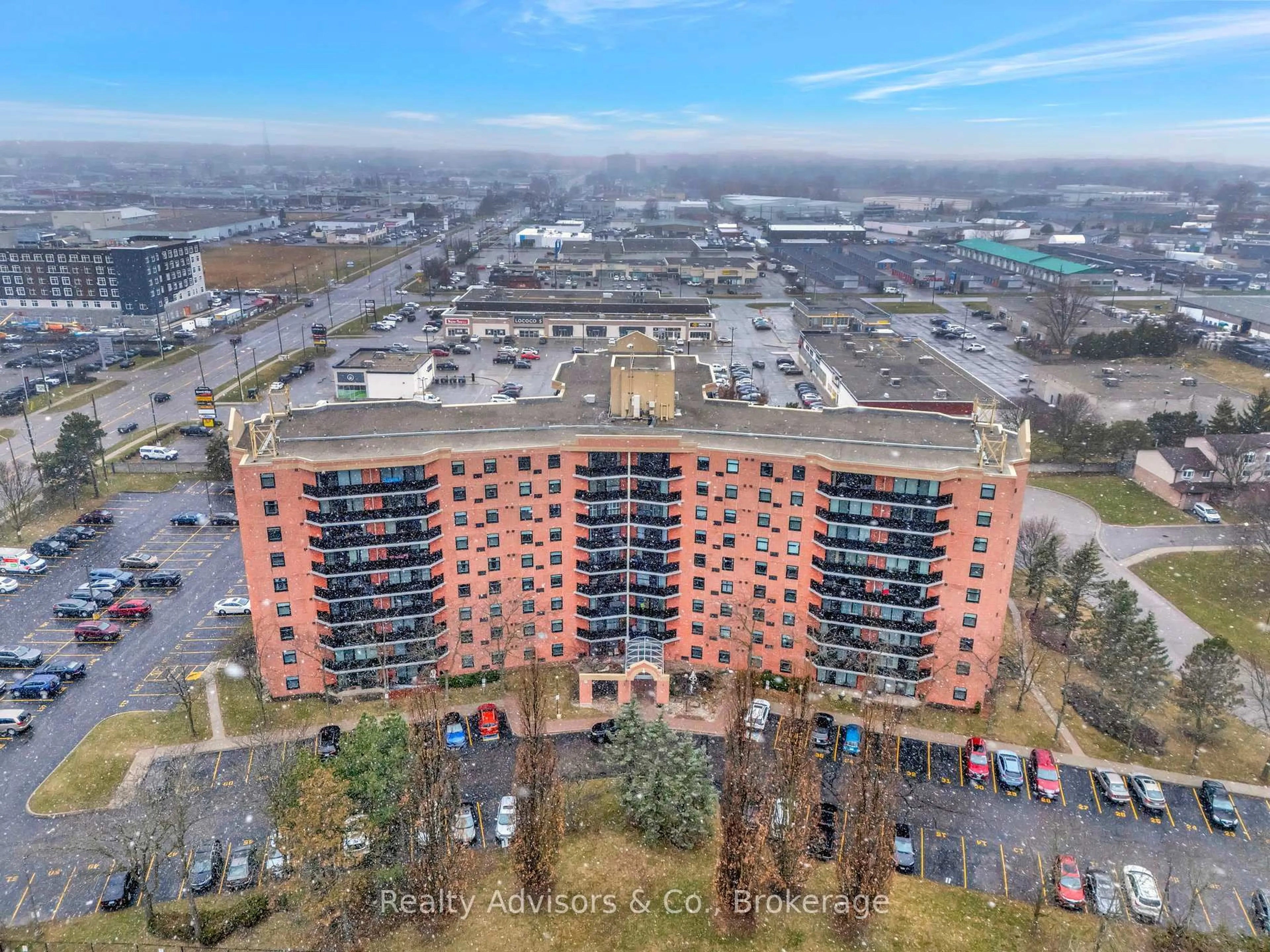 A pic from outside/outdoor area/front of a property/back of a property/a pic from drone, city buildings view from balcony for 9 Bonheur Crt #902, Brantford Ontario N3P 1Z5