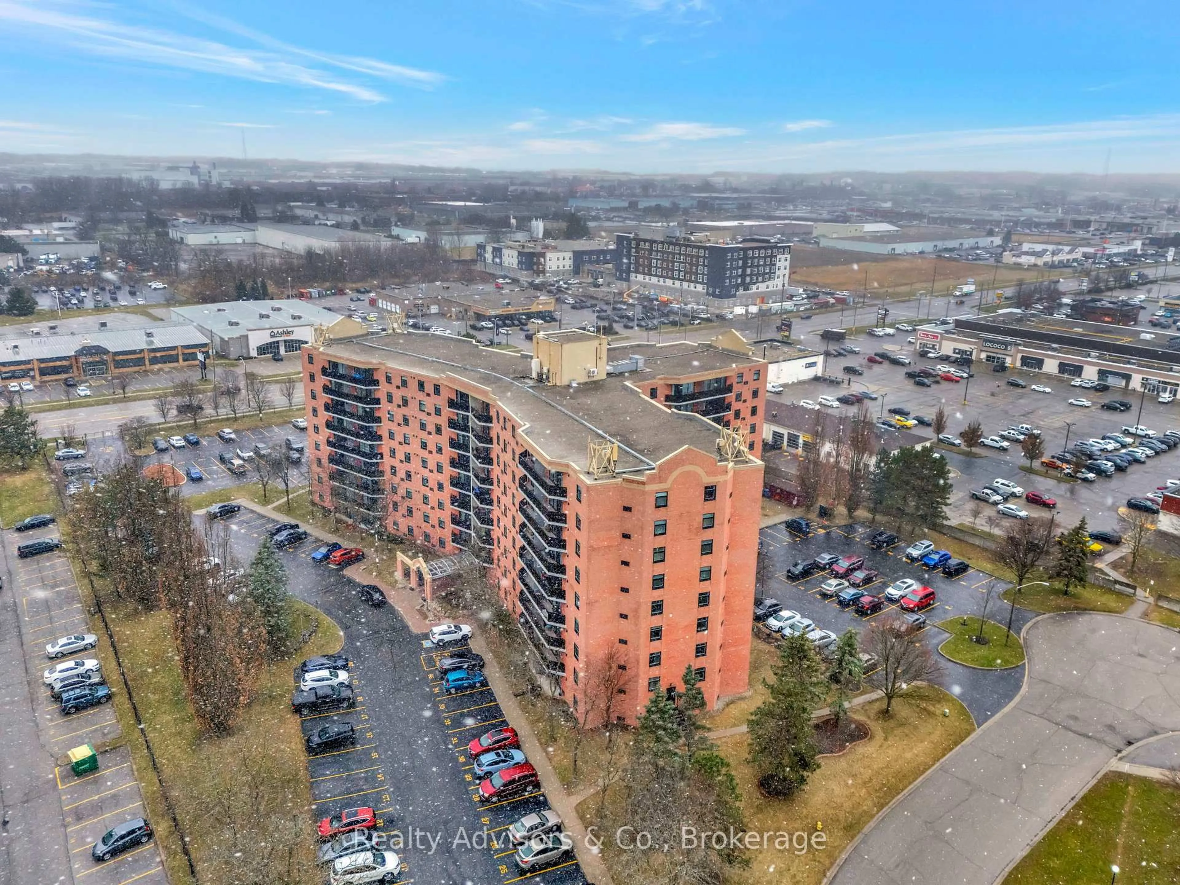 A pic from outside/outdoor area/front of a property/back of a property/a pic from drone, city buildings view from balcony for 9 Bonheur Crt #902, Brantford Ontario N3P 1Z5
