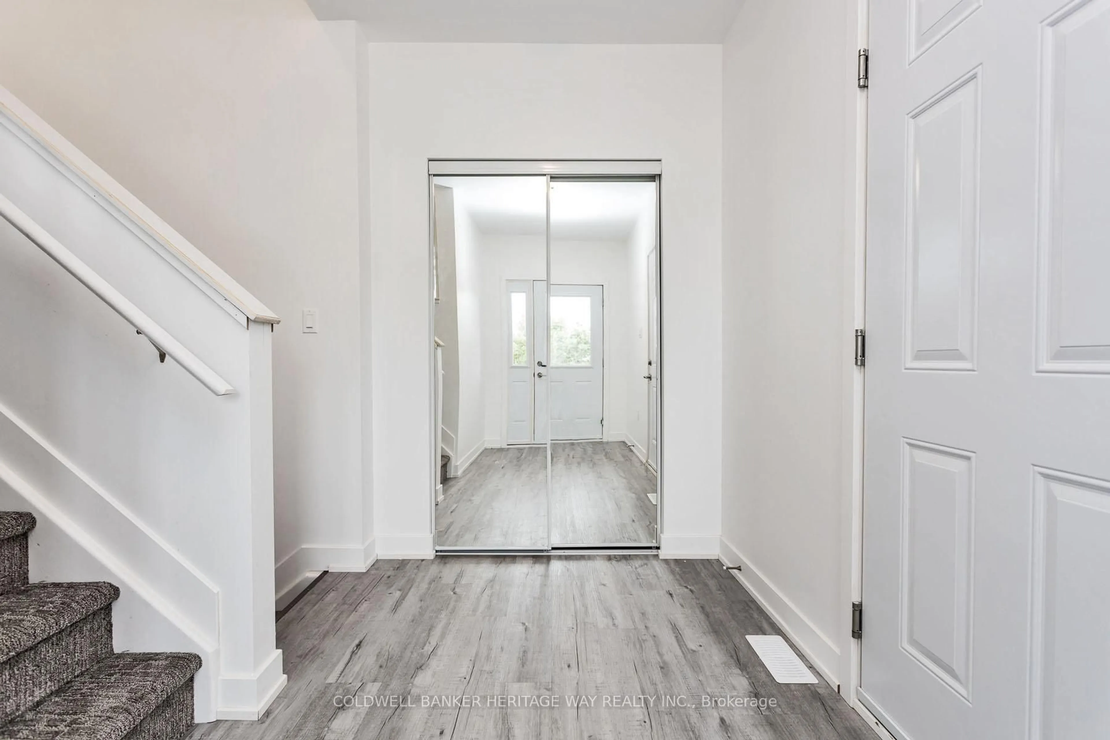 Indoor entryway for 2445 Drummond Conc 7 Rd, Perth Ontario K7H 0L8