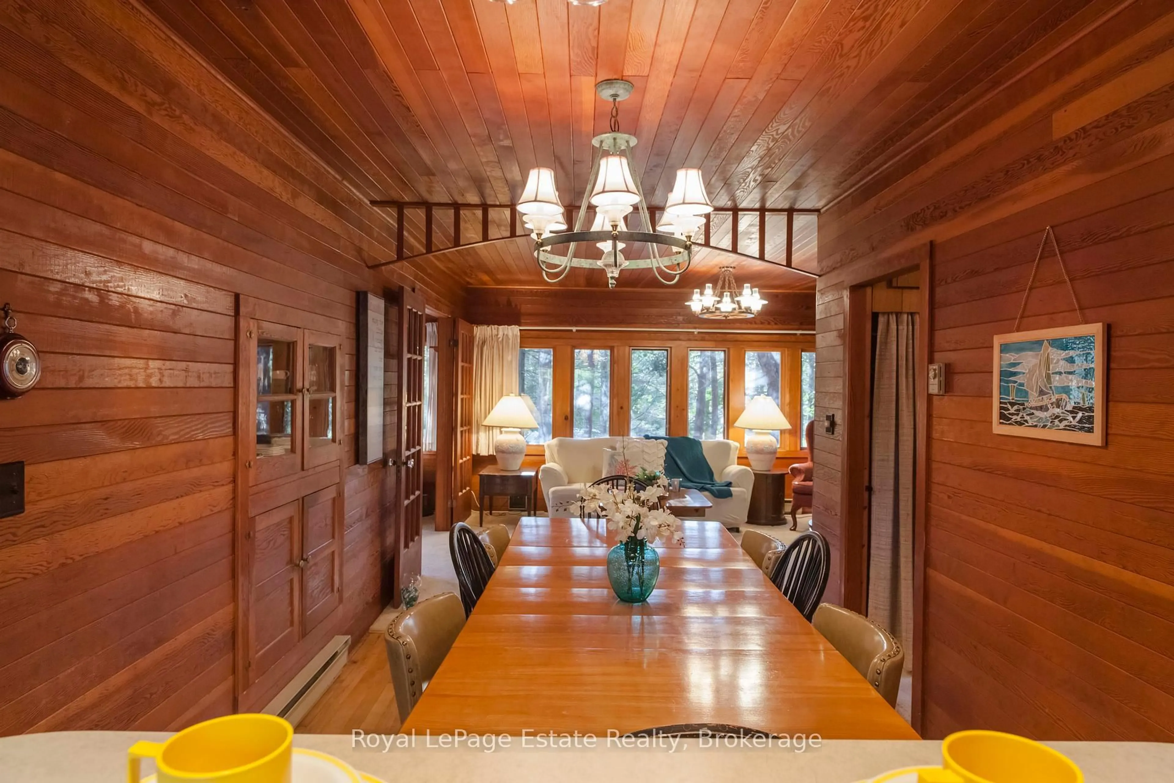 Dining room, wood/laminate floor for 537 Second Ave, South Bruce Peninsula Ontario N0H 2G0