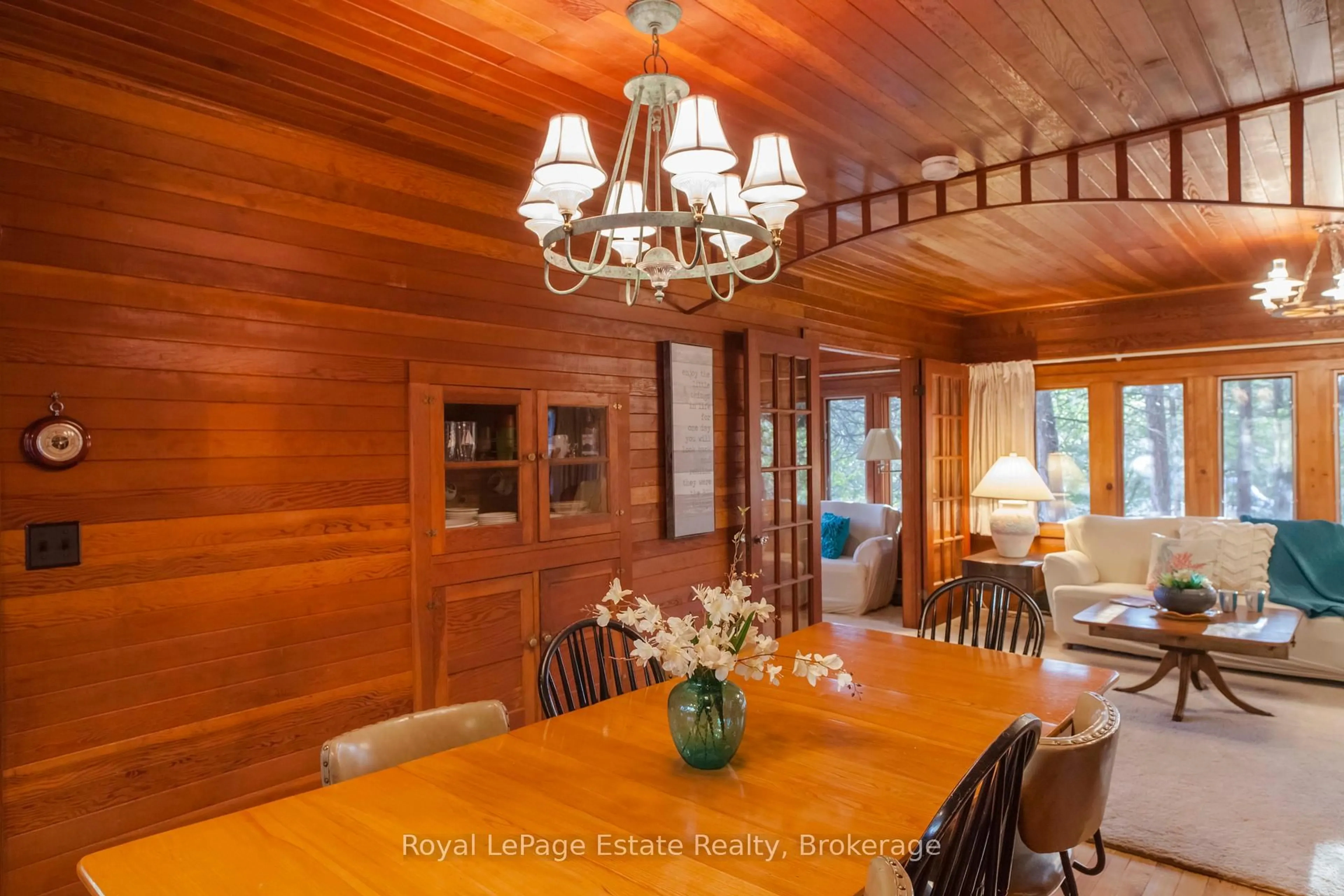 Dining room, wood/laminate floor for 537 Second Ave, South Bruce Peninsula Ontario N0H 2G0