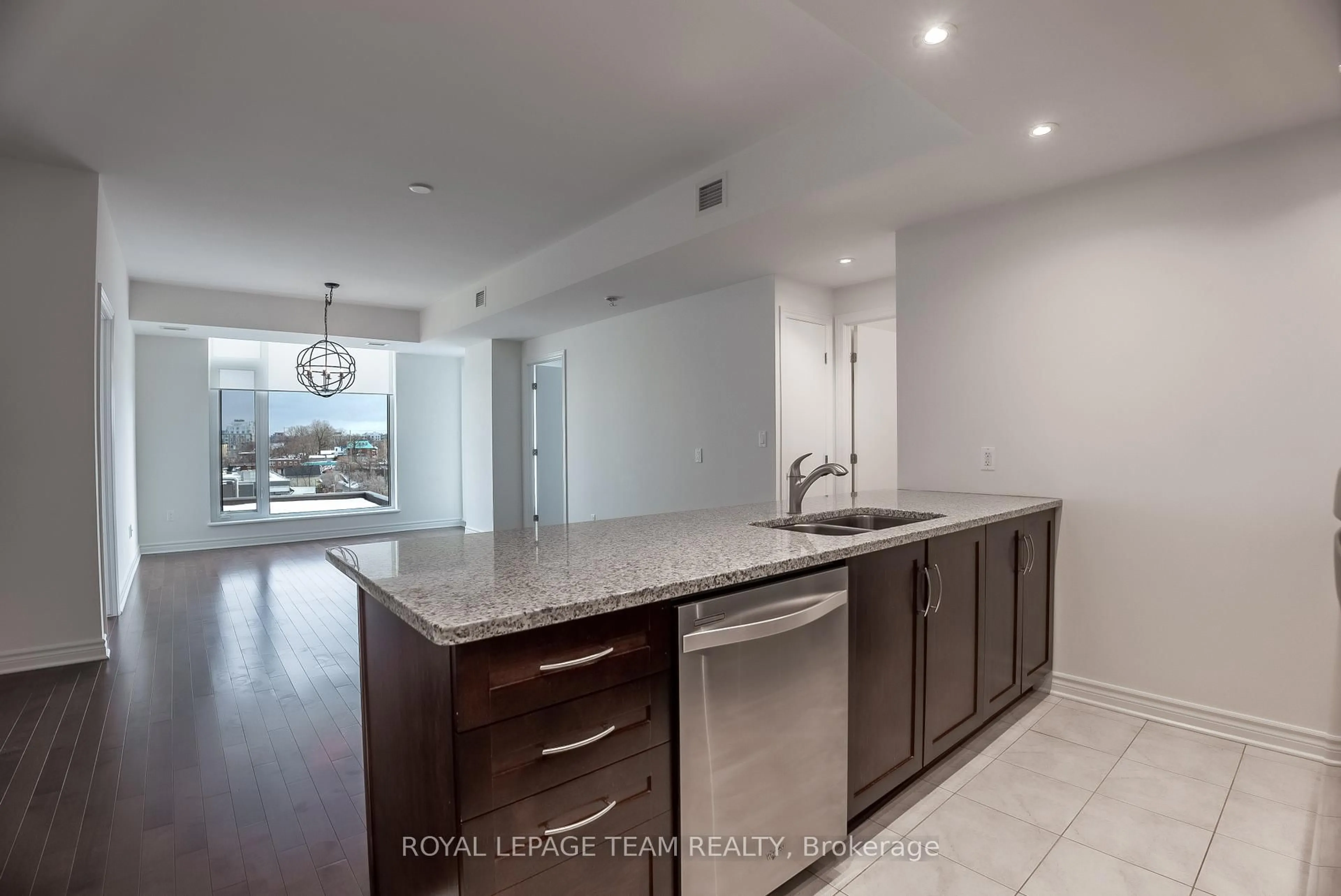 Open concept kitchen, ceramic/tile floor for 575 Byron Ave #609, Ottawa Ontario K2A 1R7