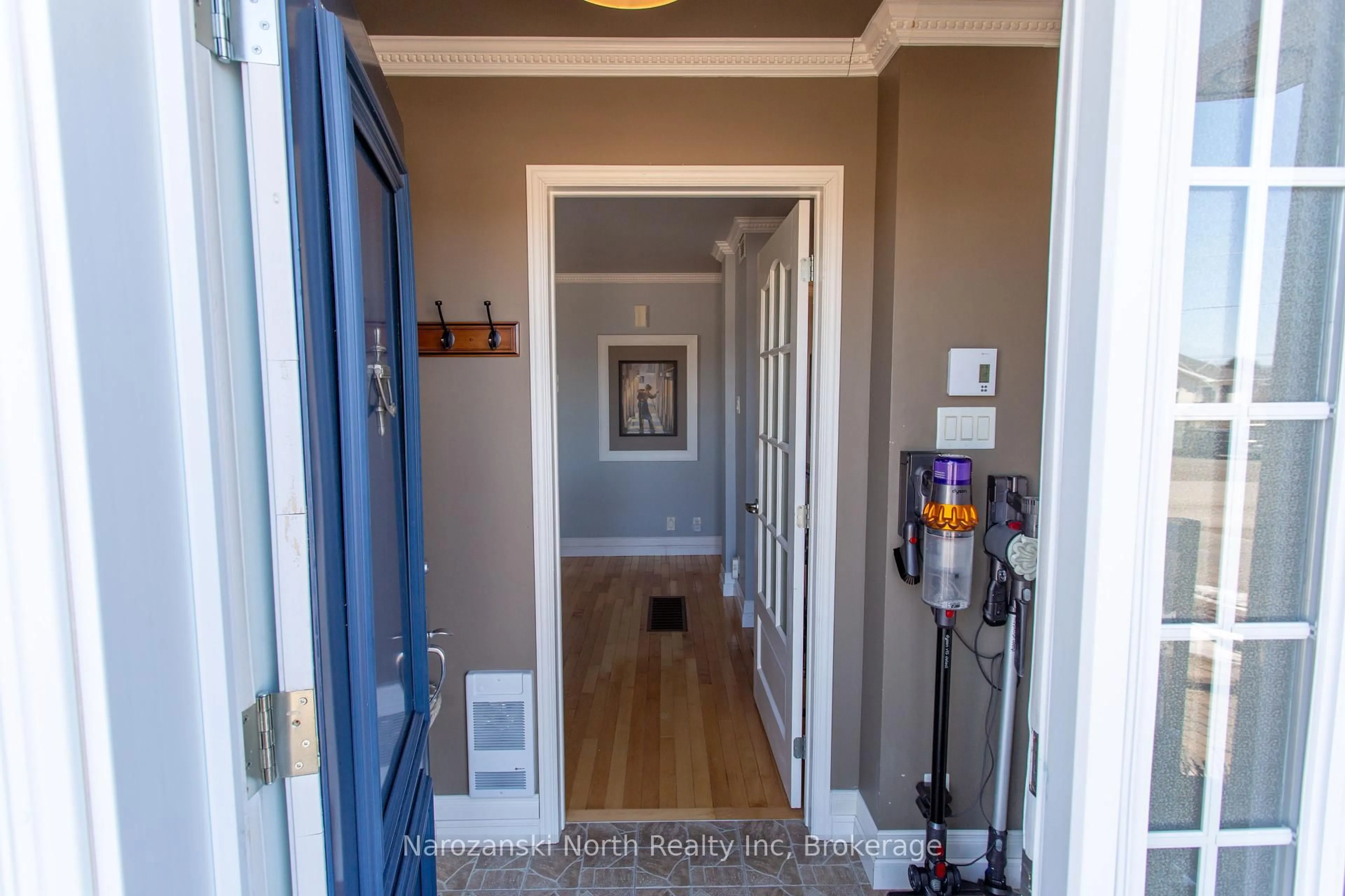 Indoor entryway for 46 Tamerack Ave, West Nipissing Ontario P2B 3H3