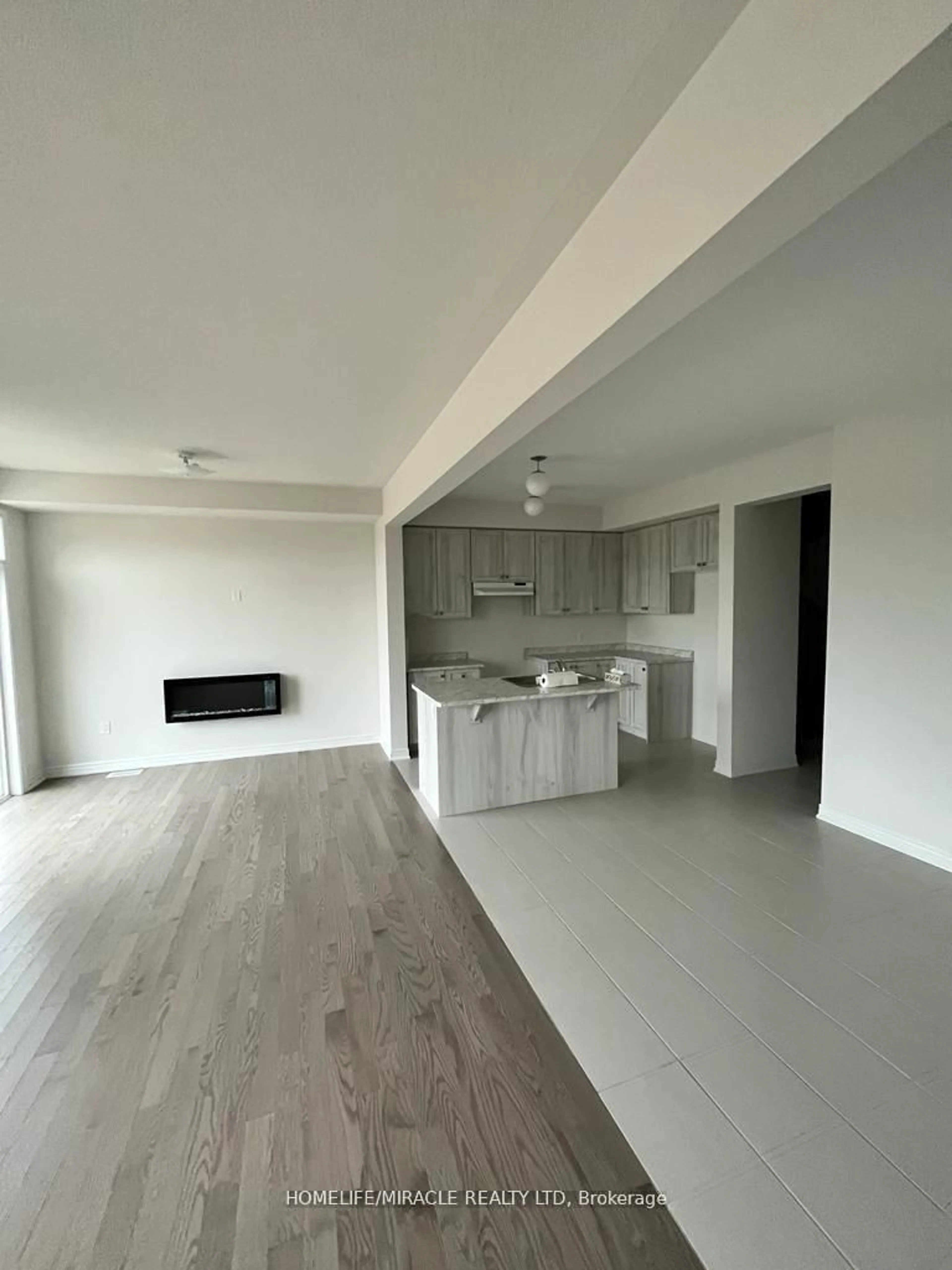 A pic of a room for 534 Red Elm Rd, Shelburne Ontario L9V 3Y5