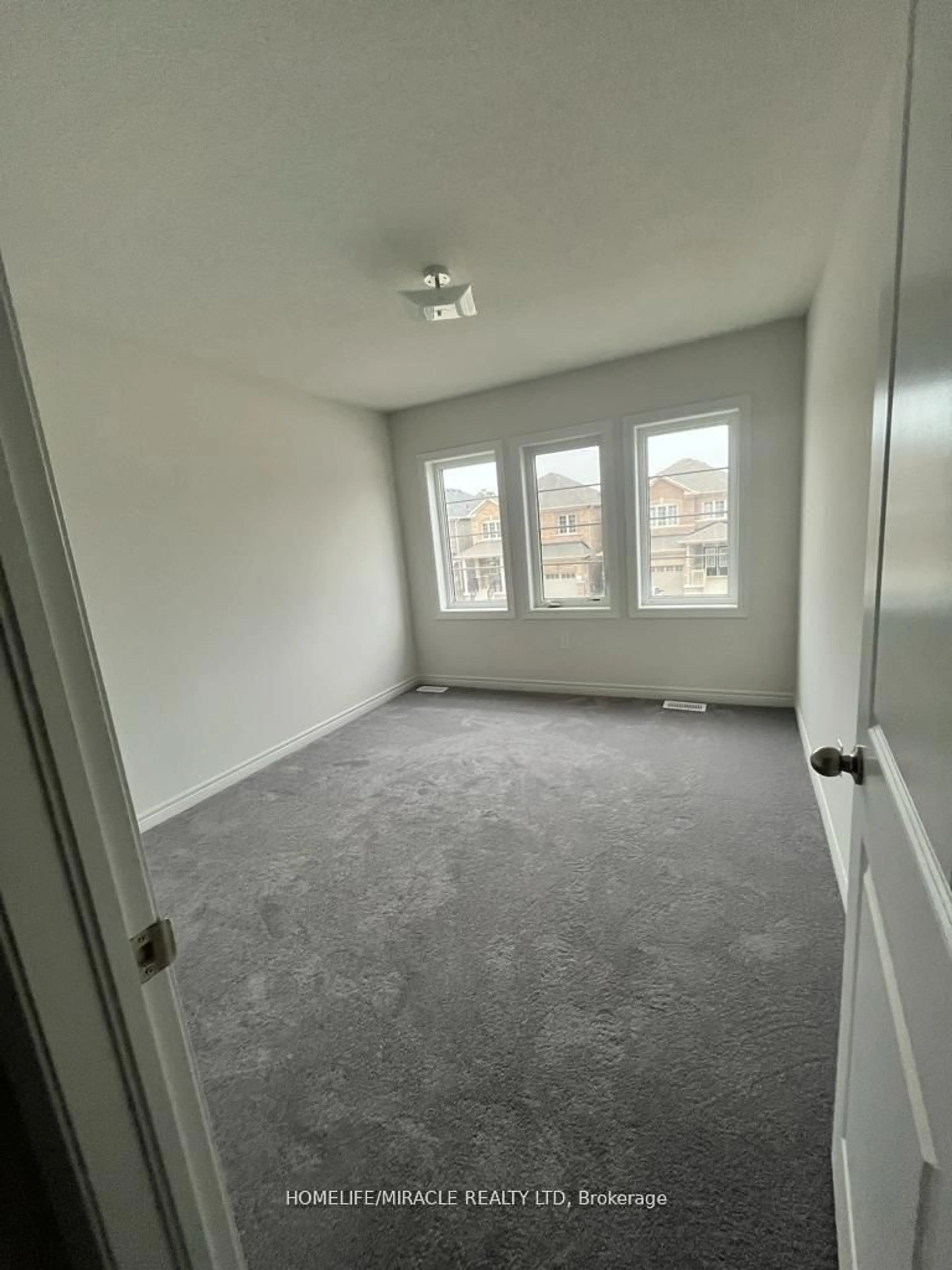 A pic of a room for 534 Red Elm Rd, Shelburne Ontario L9V 3Y5