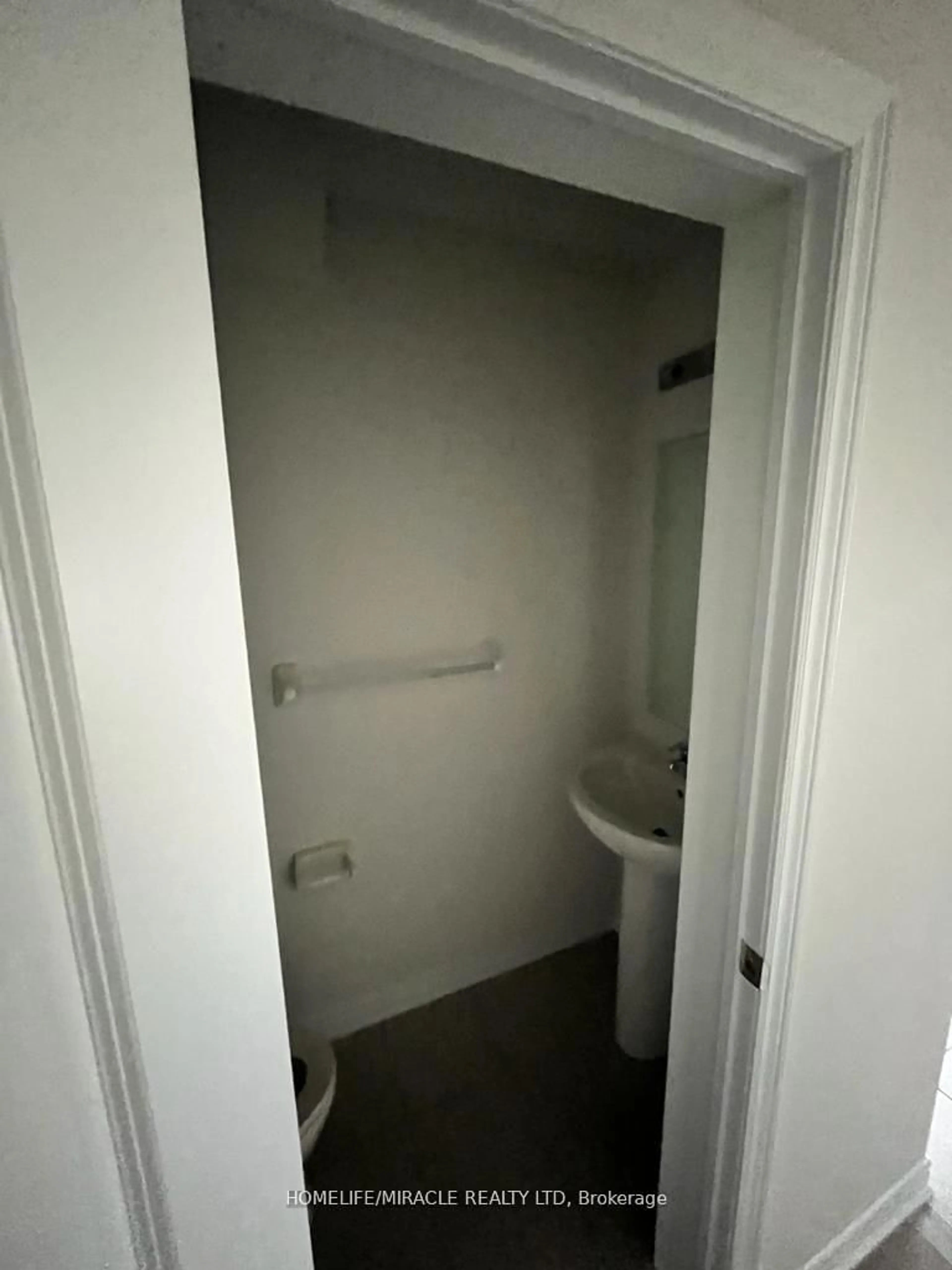 A pic of a room for 534 Red Elm Rd, Shelburne Ontario L9V 3Y5