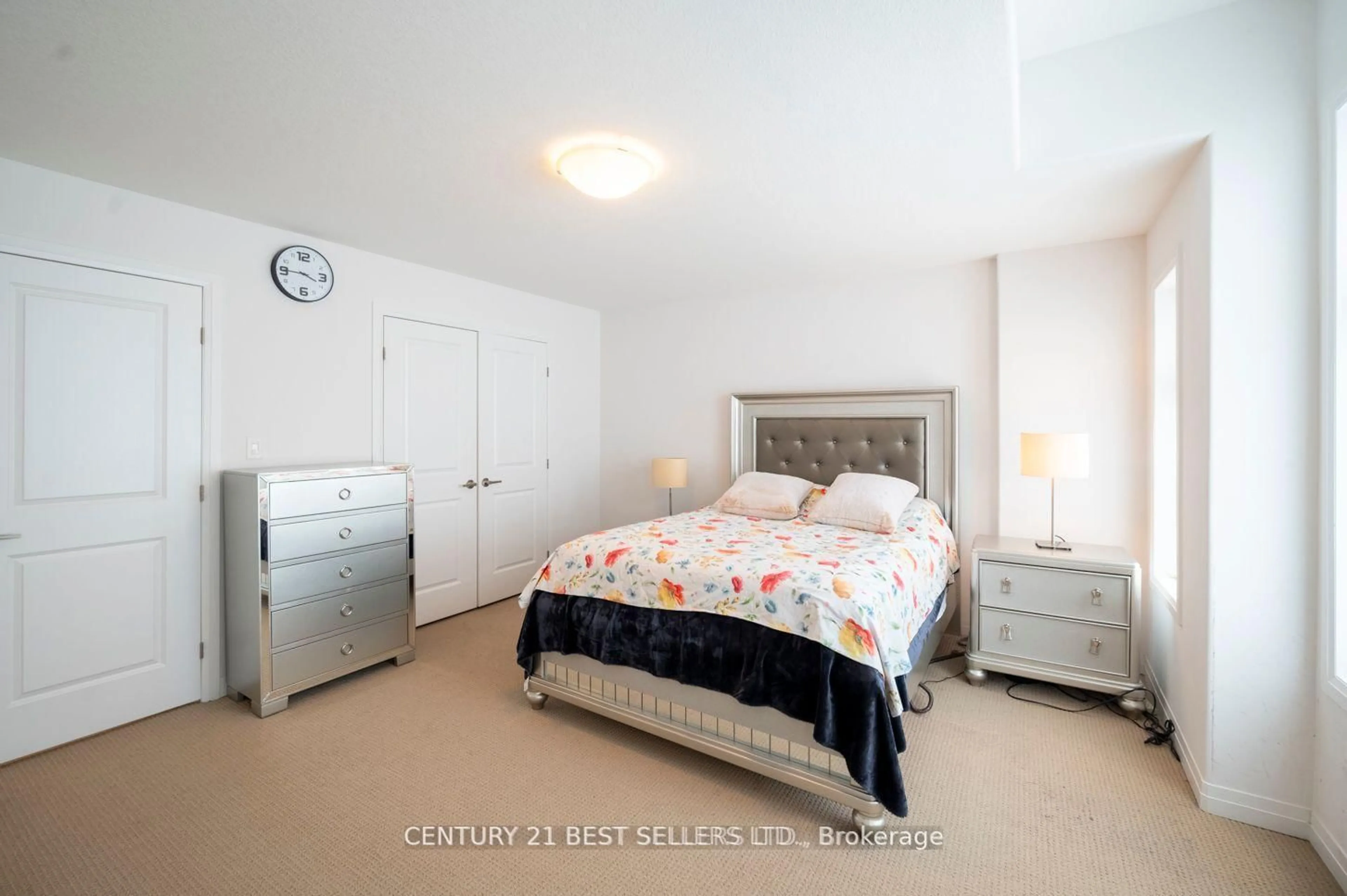 Bedroom with bed, unknown for 4076 Healing St, Lincoln Ontario L3J 0S4