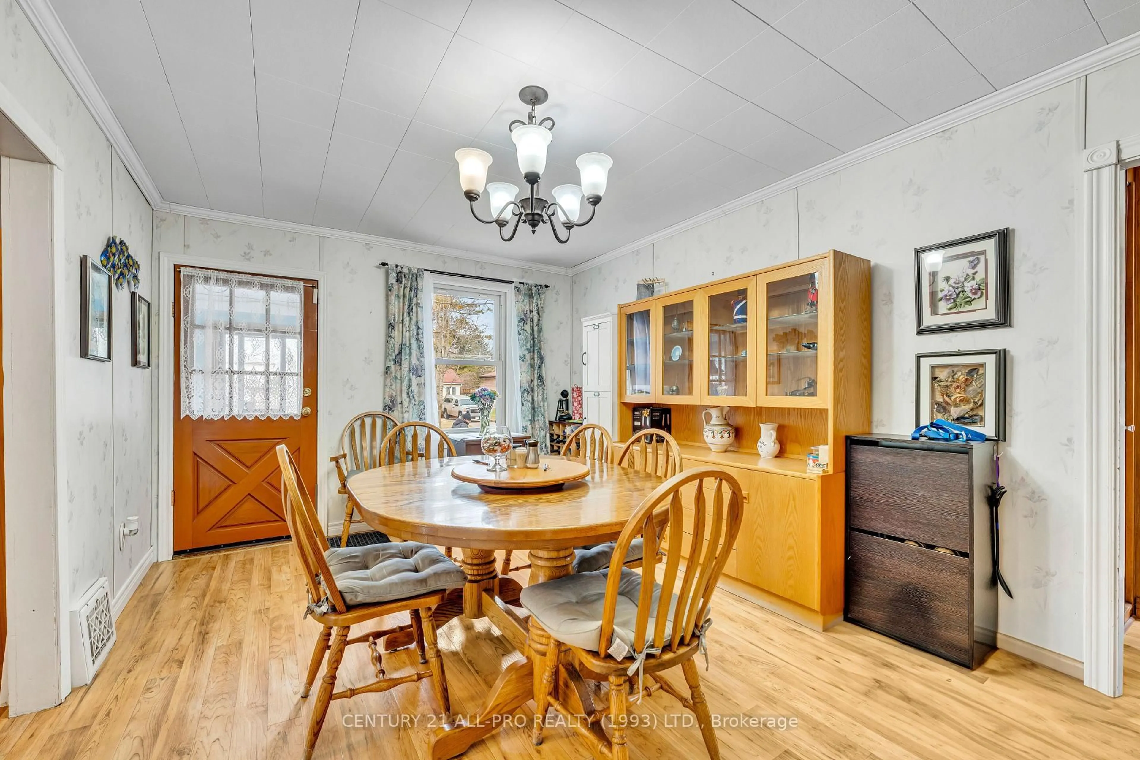 Dining room, unknown for 182 Forth St, Cobourg Ontario K9A 2Z5