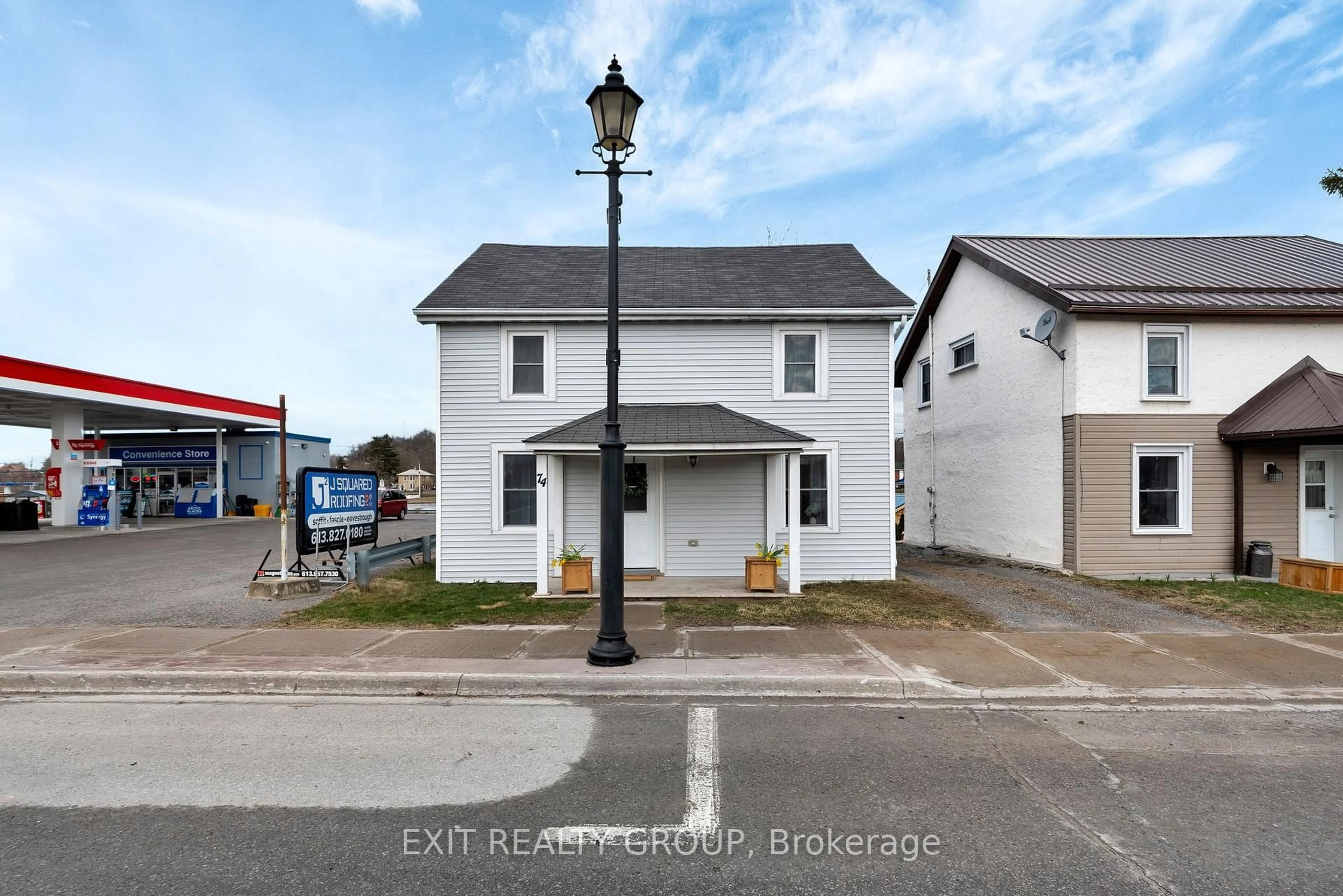 A pic from outside/outdoor area/front of a property/back of a property/a pic from drone, street for 74 Front St, Trent Hills Ontario K0L 1L0