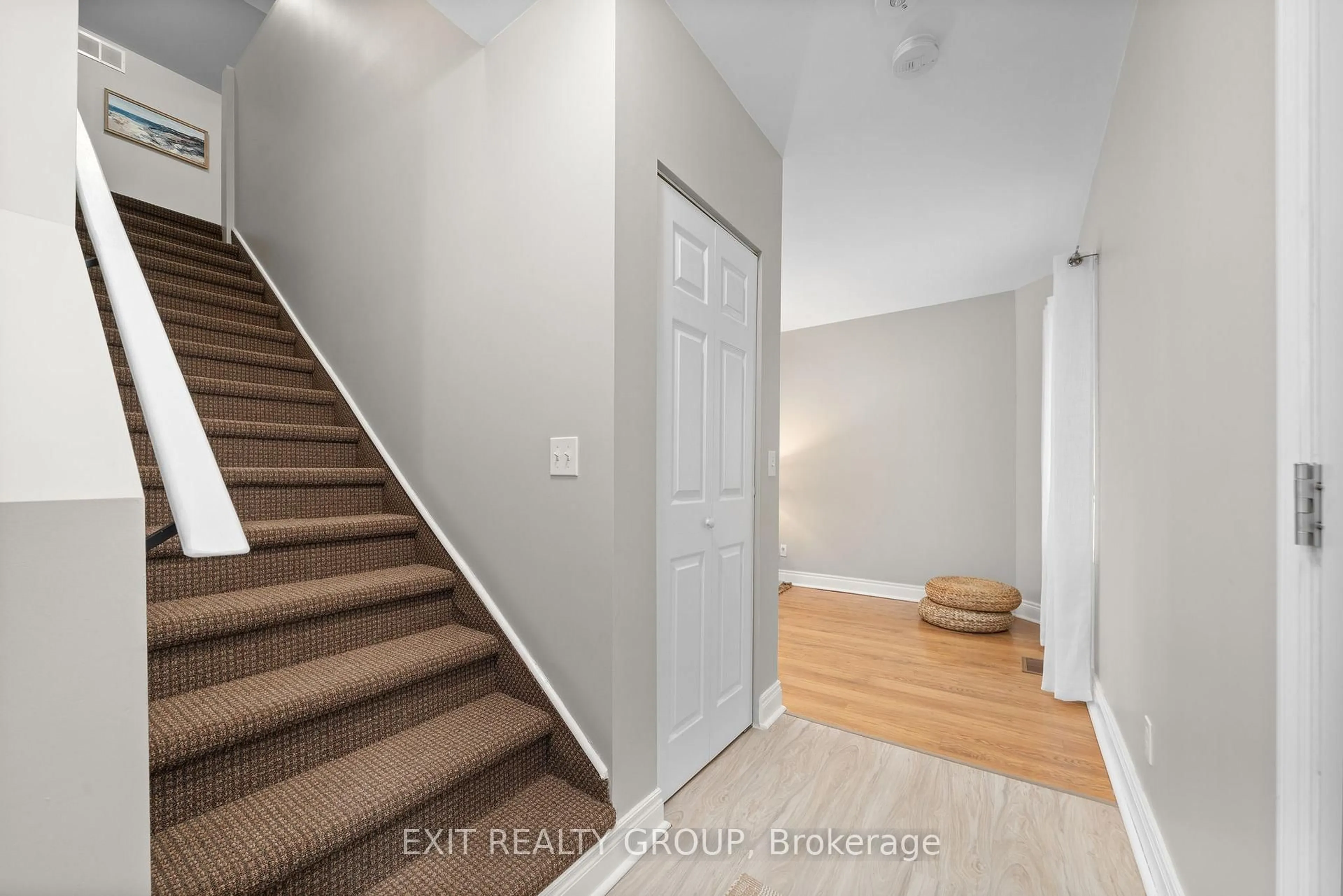 Indoor entryway for 74 Front St, Trent Hills Ontario K0L 1L0