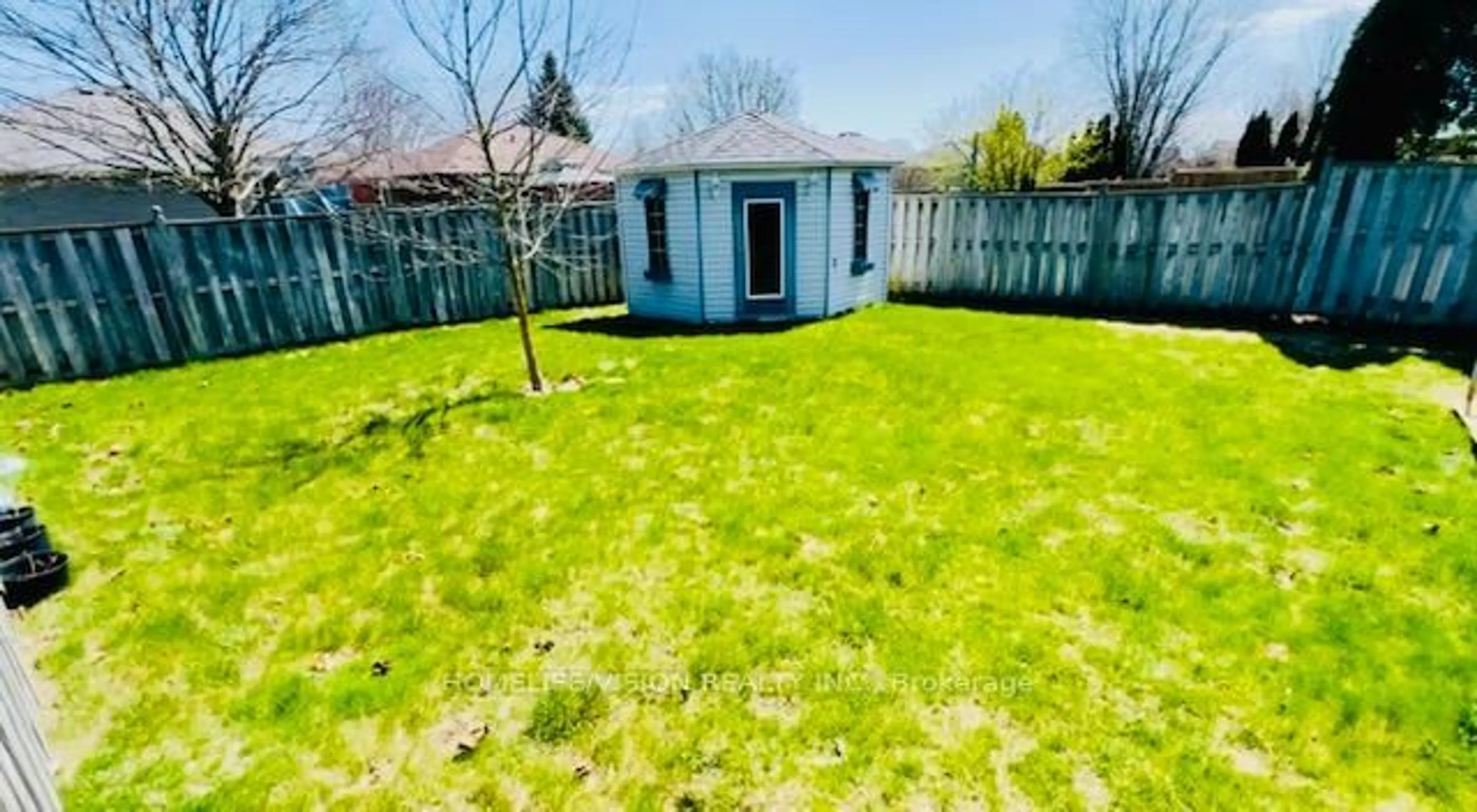 A pic from outside/outdoor area/front of a property/back of a property/a pic from drone, unknown for 1105 Tillison Ave, Cobourg Ontario K9A 5N4